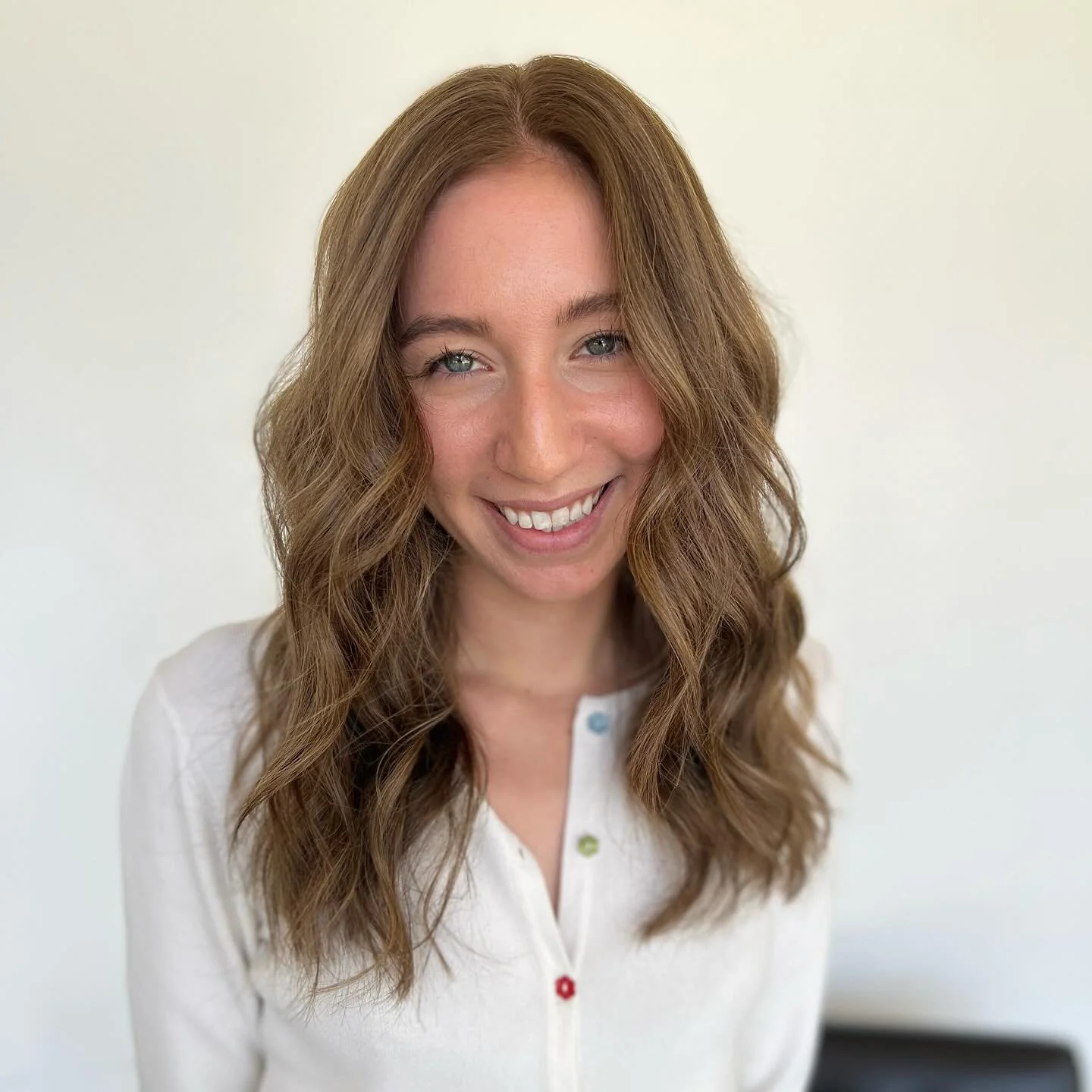 What the heck is dimensional color ?! 

Basically it&rsquo;s the contrast between colors in your hair. 

For example, do you want to be a brunette with highlights, or do you want to be a blonde with lowlights?

In this case, I added a little bit of b