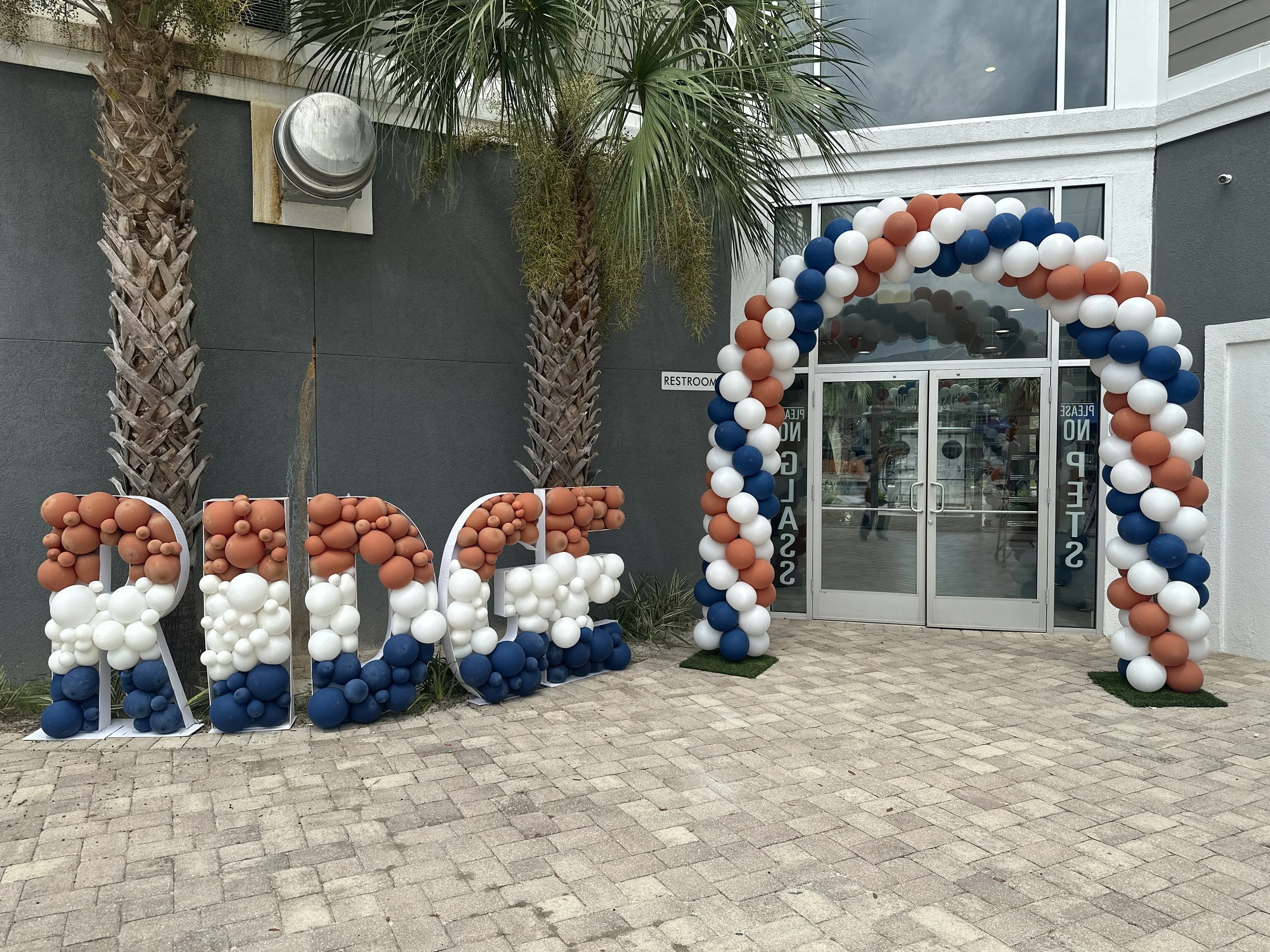 Classic Arch (Spiral) with balloon filled Marquee Letters 