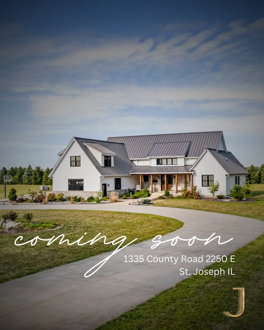 🔥 𝘼𝙧𝙚 𝙮𝙤𝙪 𝙧𝙚𝙖𝙙𝙮?! Bold design. Smart spaces. Every detail of this custom home redefines luxury living with coutry views.
 
💘 5 Acres
💘 5 Bedrooms
💘 4.5 Bathrooms
💘 St. Joseph Schools 

 𝙔𝙤𝙪𝙧 𝘿𝙧𝙚𝙖𝙢 𝙃𝙤𝙢𝙚 𝙖𝙬𝙖𝙞𝙩𝙨! 𝘿𝙈 