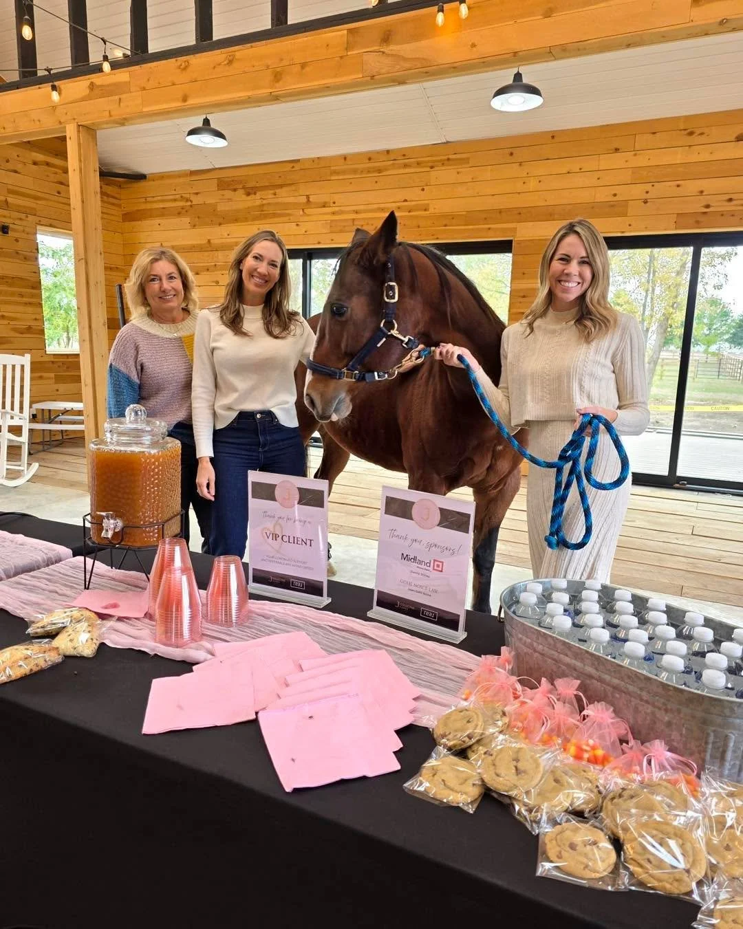 Grateful beyond words for our incredible clients! 🤍
Sunday&rsquo;s Fall Photo is Event was a beautiful reminder that real estate is about relationships, 𝒏𝒐𝒕 transactions.
Thank you for allowing us to be part of your story, your milestones, and yo