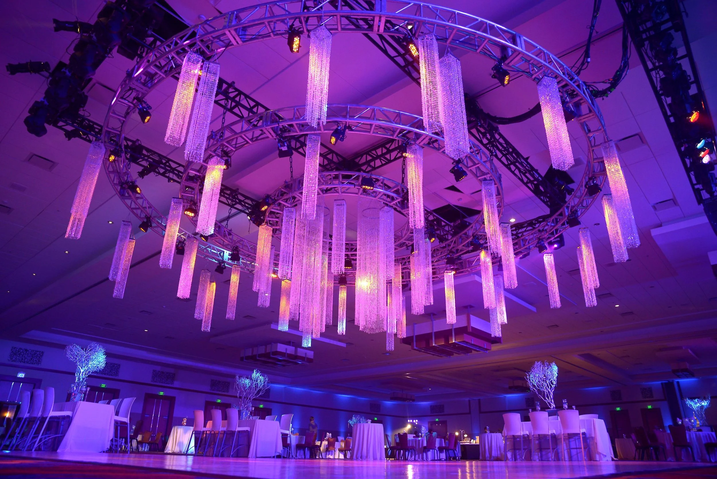 Crystal Columns - Truss (small file size).JPG
