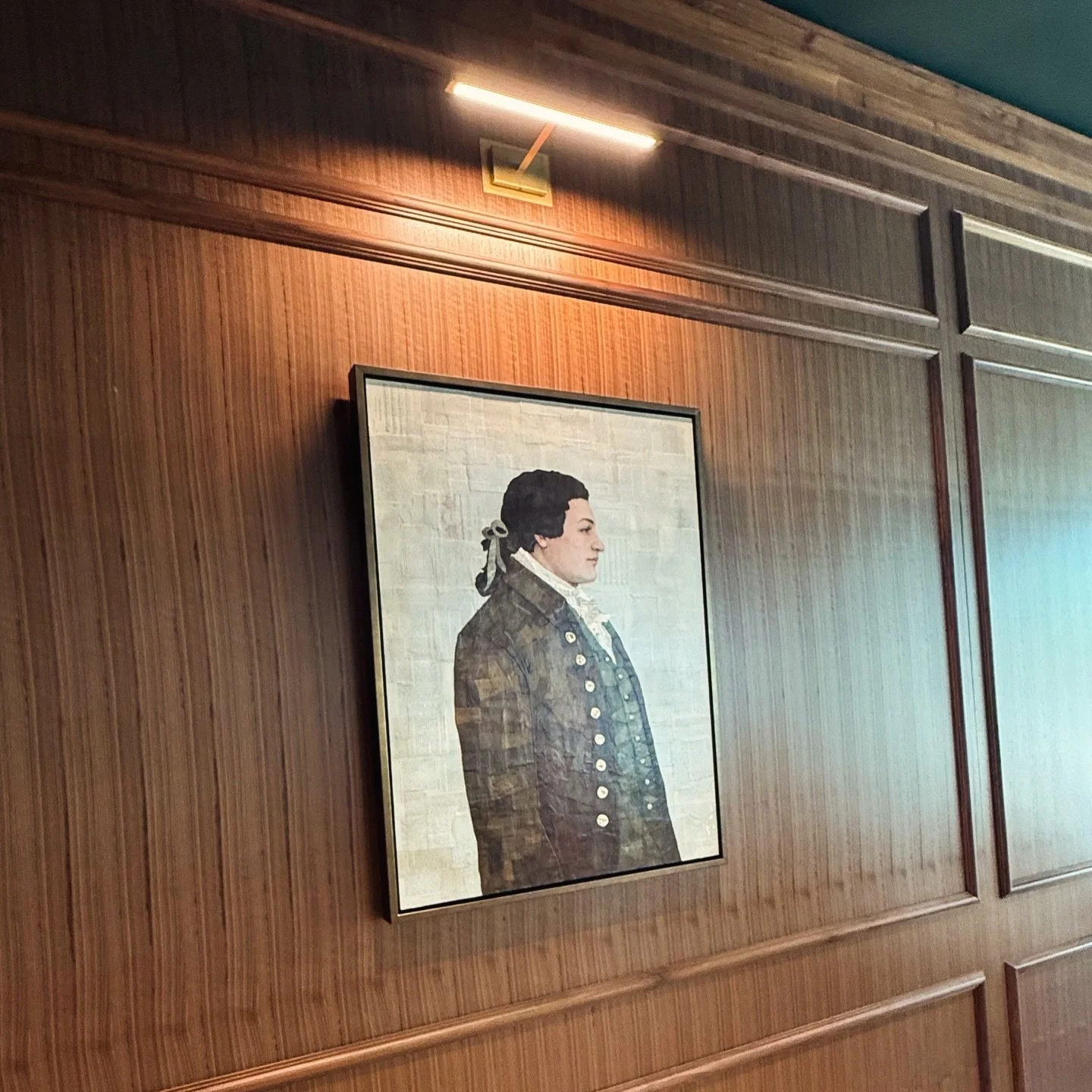 So amazing to see &ldquo;The Duke&rdquo; at home.
Now living at the Cumberland Club in Symphony Place, such a special, thoughtfully designed space in the heart of Nashville! Excited to see him in there! 
#symphonyplace #nashvilletn #nashvilleartist #