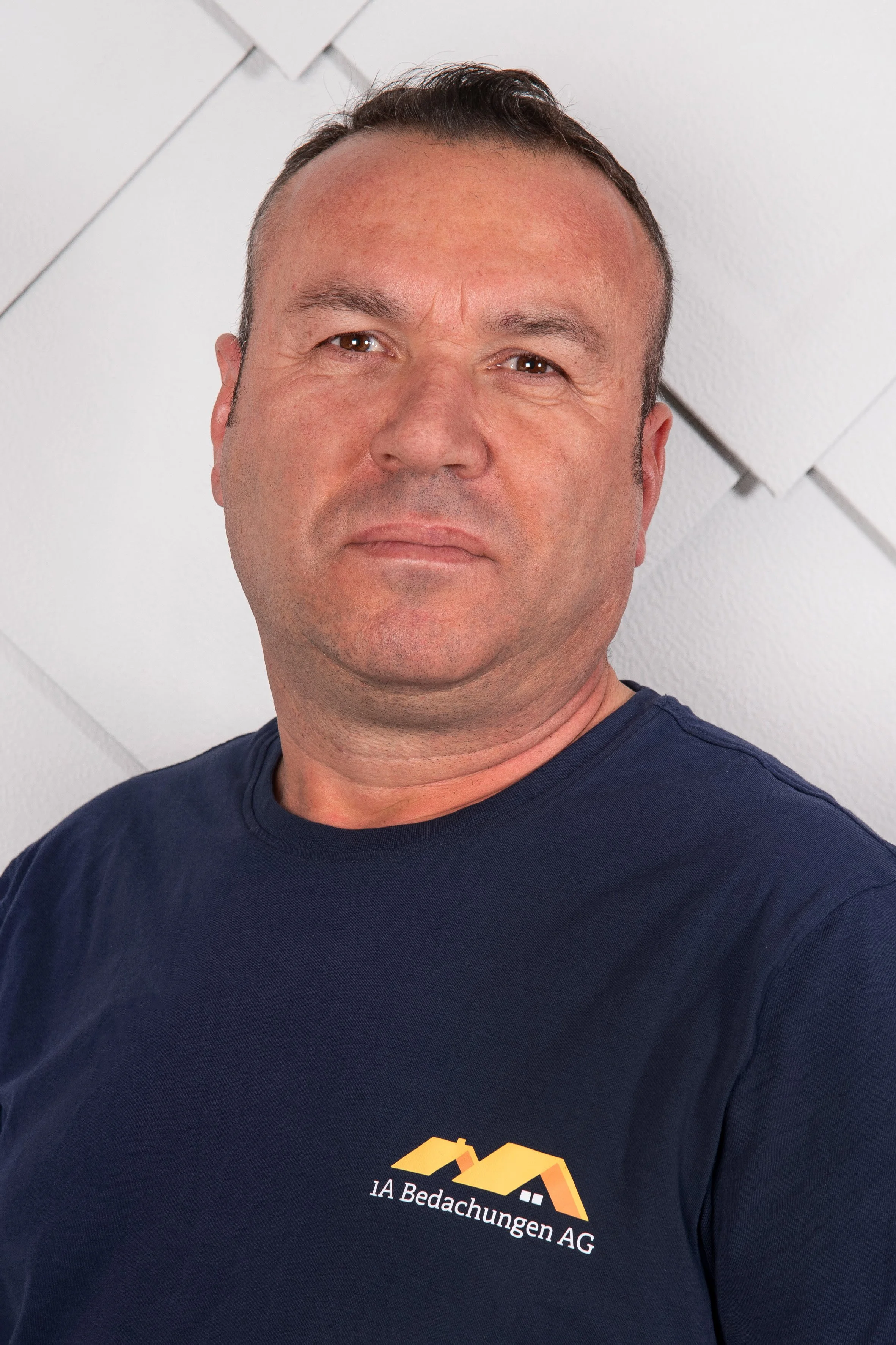 Nebojsa Mirkovic, Hilfsarbeiter Flachdach bei 1A Bauspenglerei