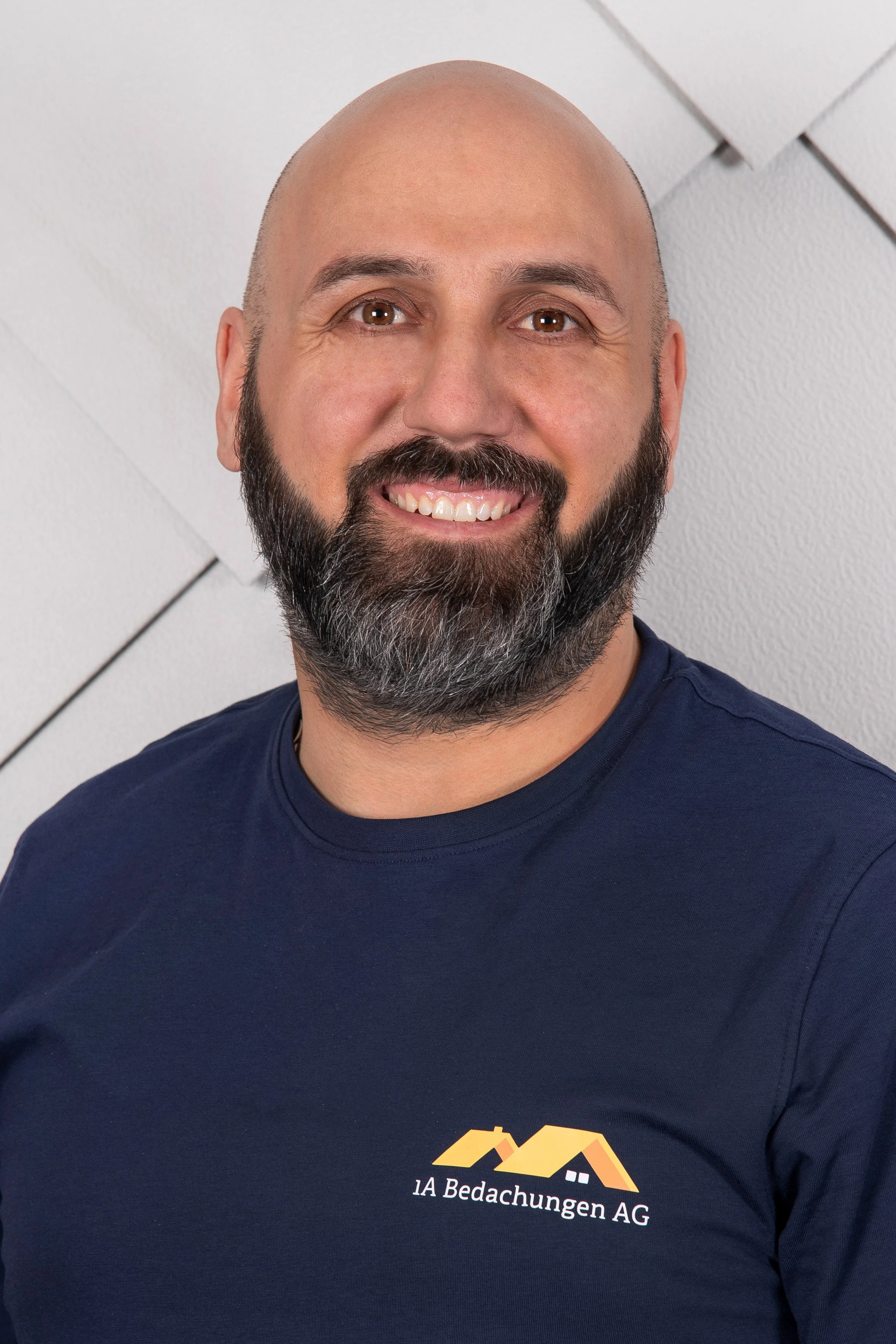 Slobodan Cuckic, Hilfsarbeiter Bauspengler bei 1A Bauspenglerei