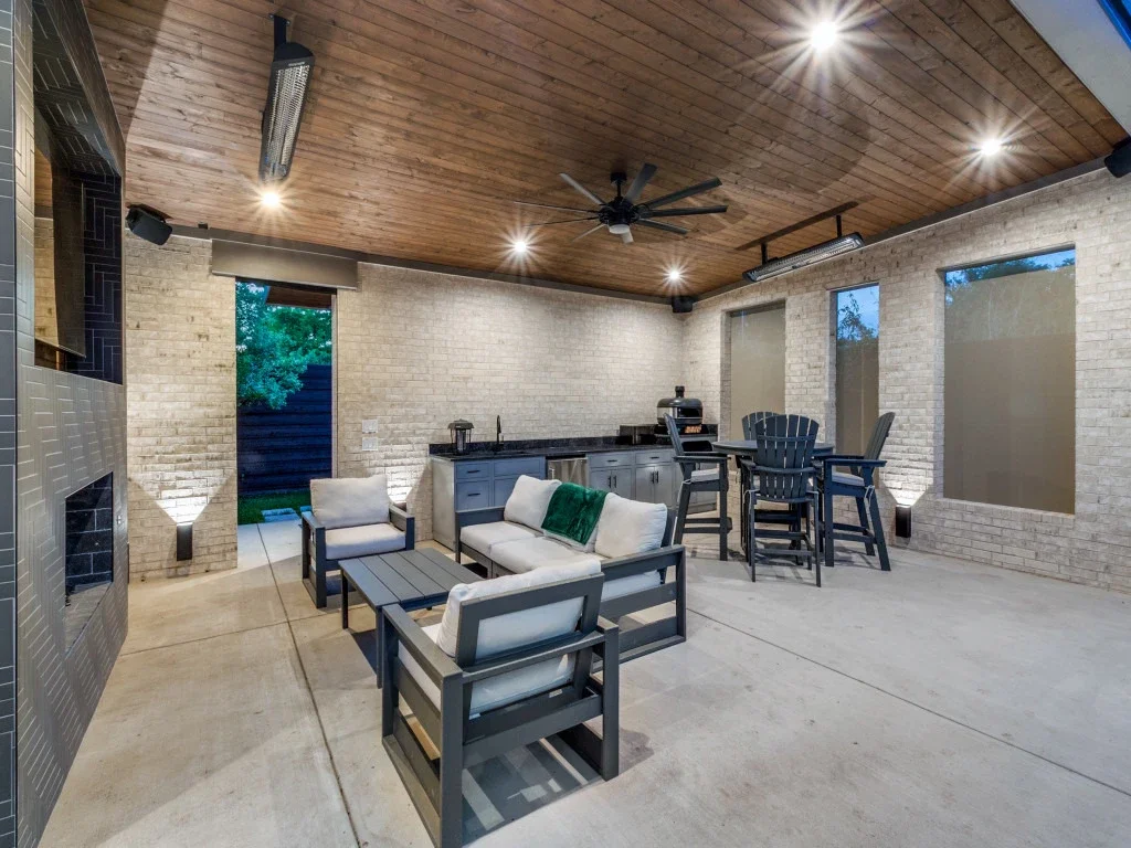 Outdoor kitchens allow for easy entertaining.