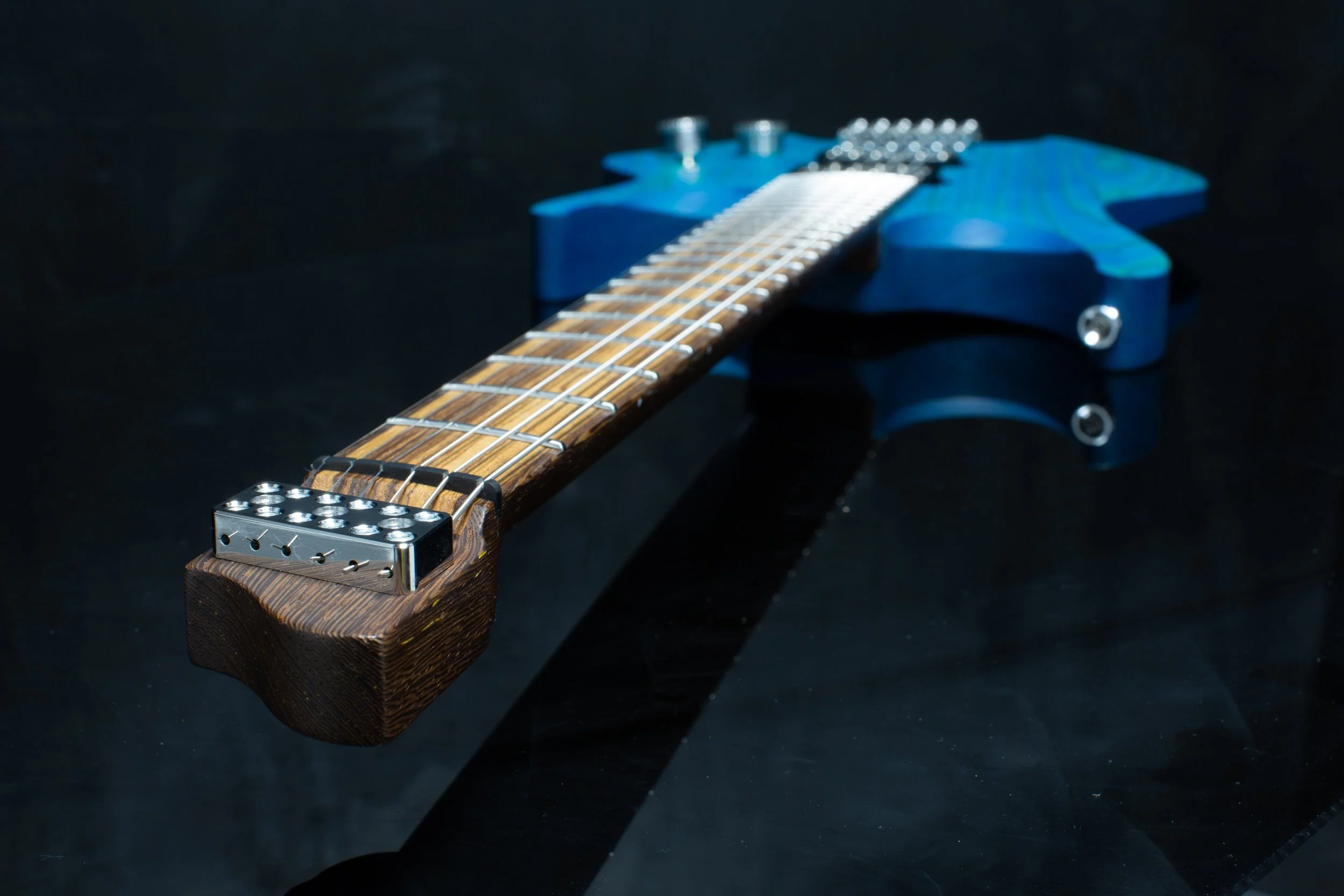 Tamar 6 - Multiscale Hipshot - Neck View