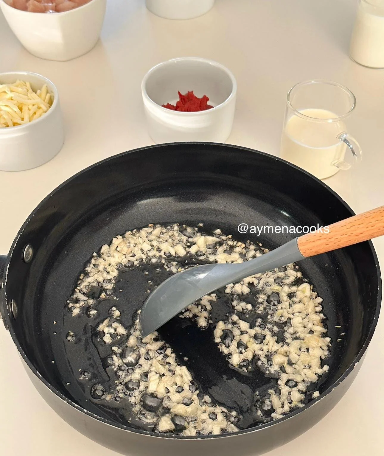 cook garlic in oil.jpeg