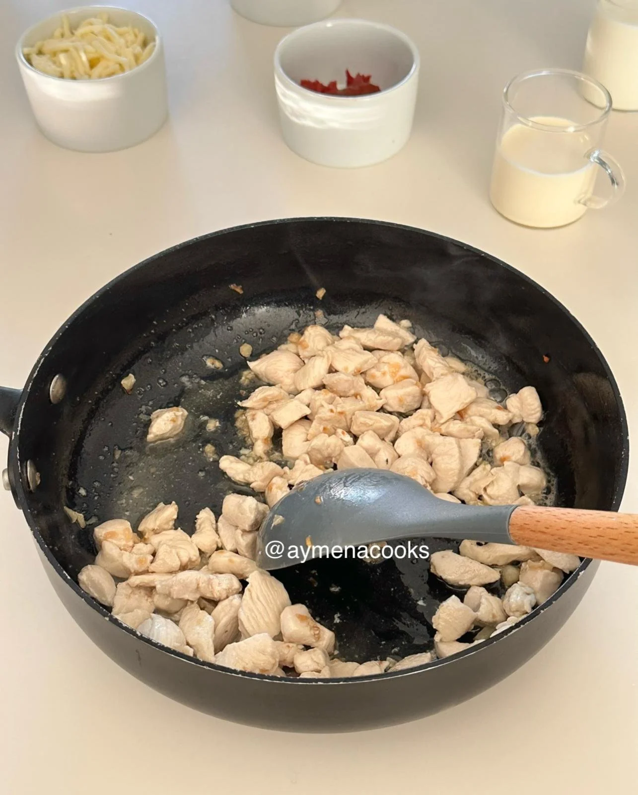 cook chicken with garlic.jpeg