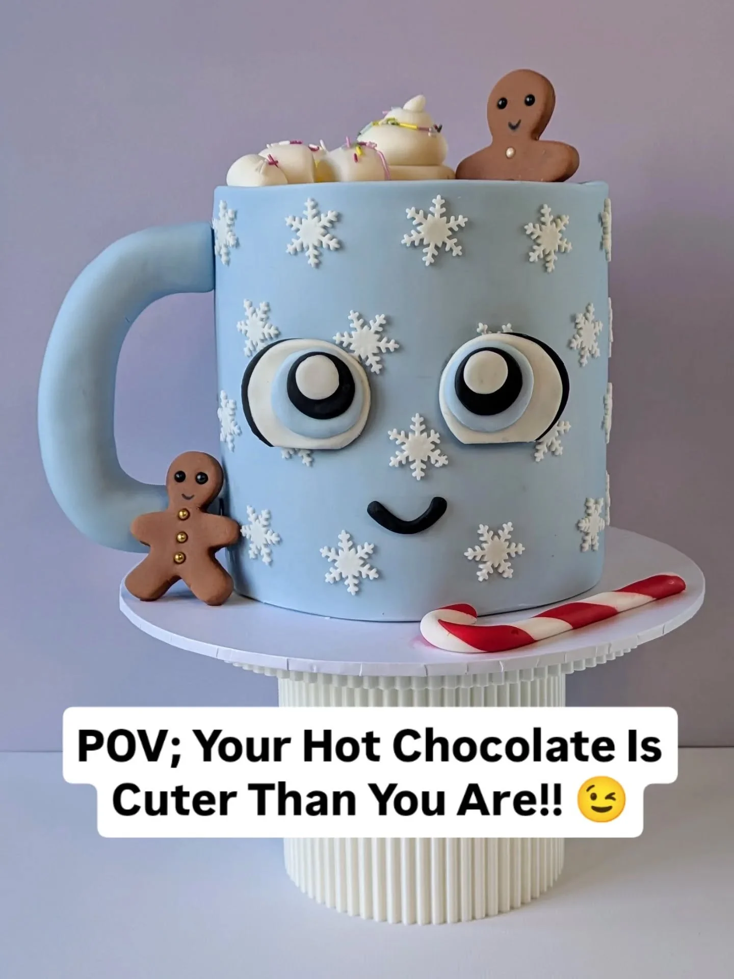 When you want your hot chocolate extra sweet... 😆

This little hot choc mug cake was such a fun one to make - complete with gingerbread friends having the best time in their chocolate bath (they're living their best life, honestly). 

Hand-sculpted 
