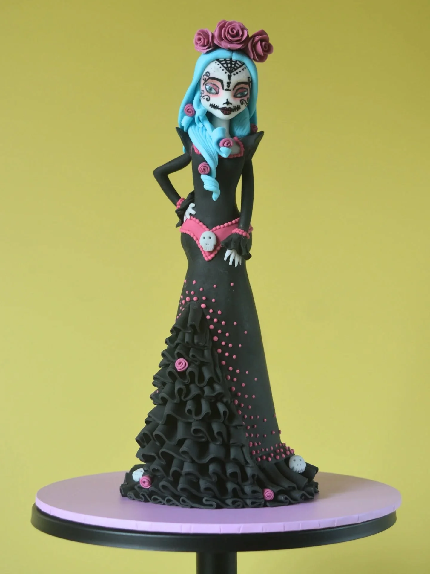 One of my favourite creative pieces to date.

This Day of the Dead figure was made during a class with @zoesfancycakes , and honestly it pushed me in the best way. I've always been drawn to alternative aesthetics, the darker stuff, things that feel a