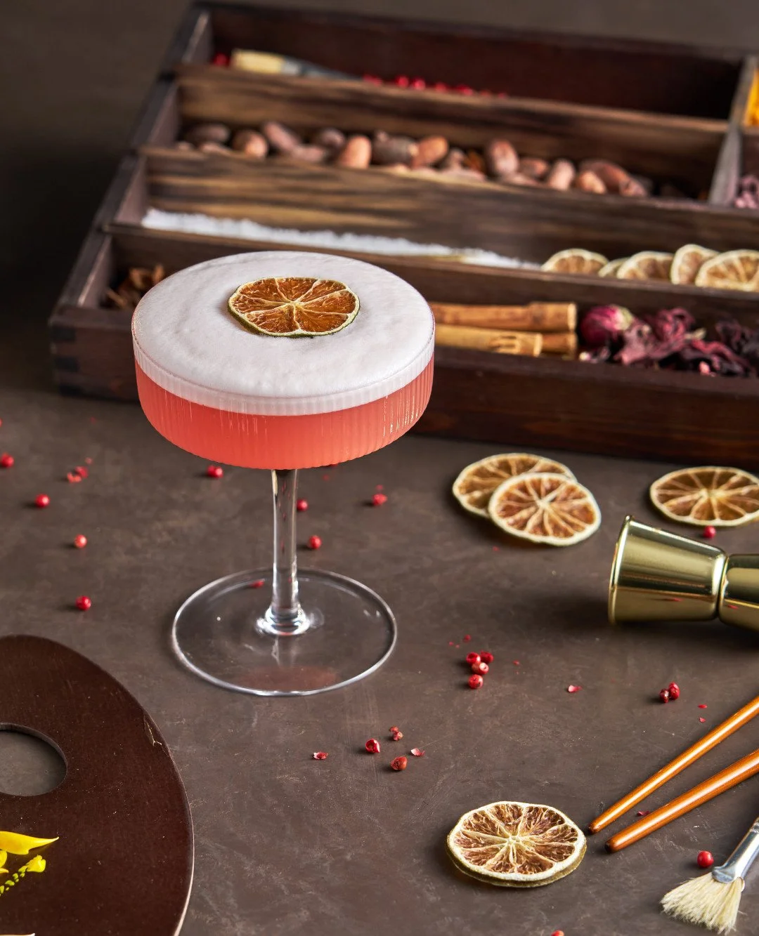 A bright, fresh, better for you grapefruit sour featuring hibiscus, grapefruit, lime, hazelnut and n/a bitters. Discover the Art of Zero Proof now through January 31