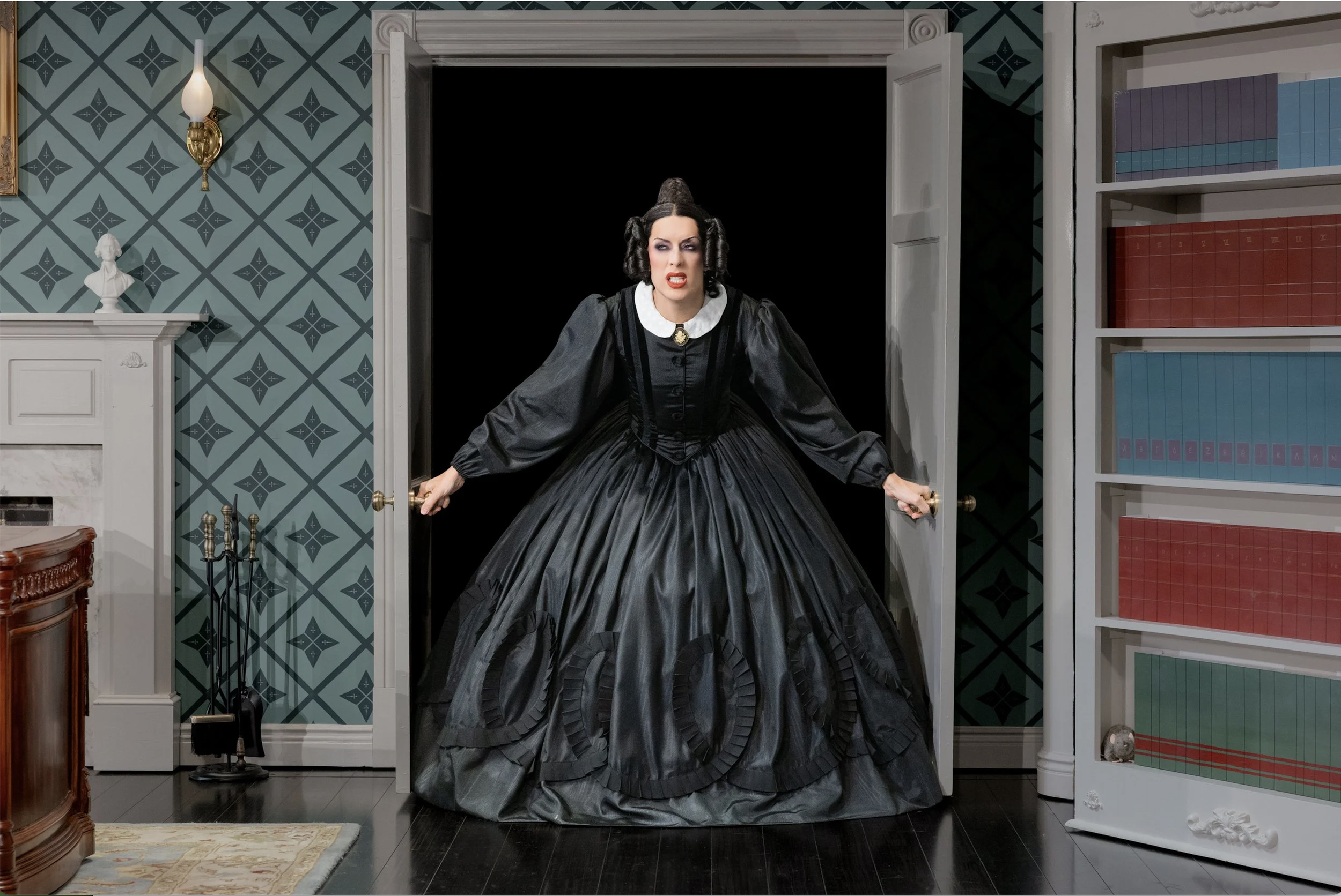 The Lincoln White House is anything but a drag in ‘Oh, Mary!’