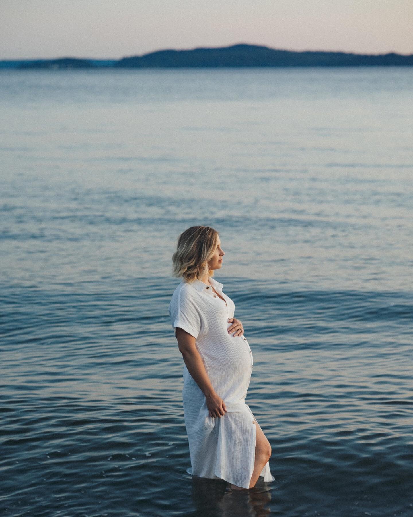 The ever changing space that is pregnancy with my girl @marykathrynpotter 🥹

#seattlematernityphotographer #snohomishmaternityphotographer #seattlefamilyphotographer #haveheart