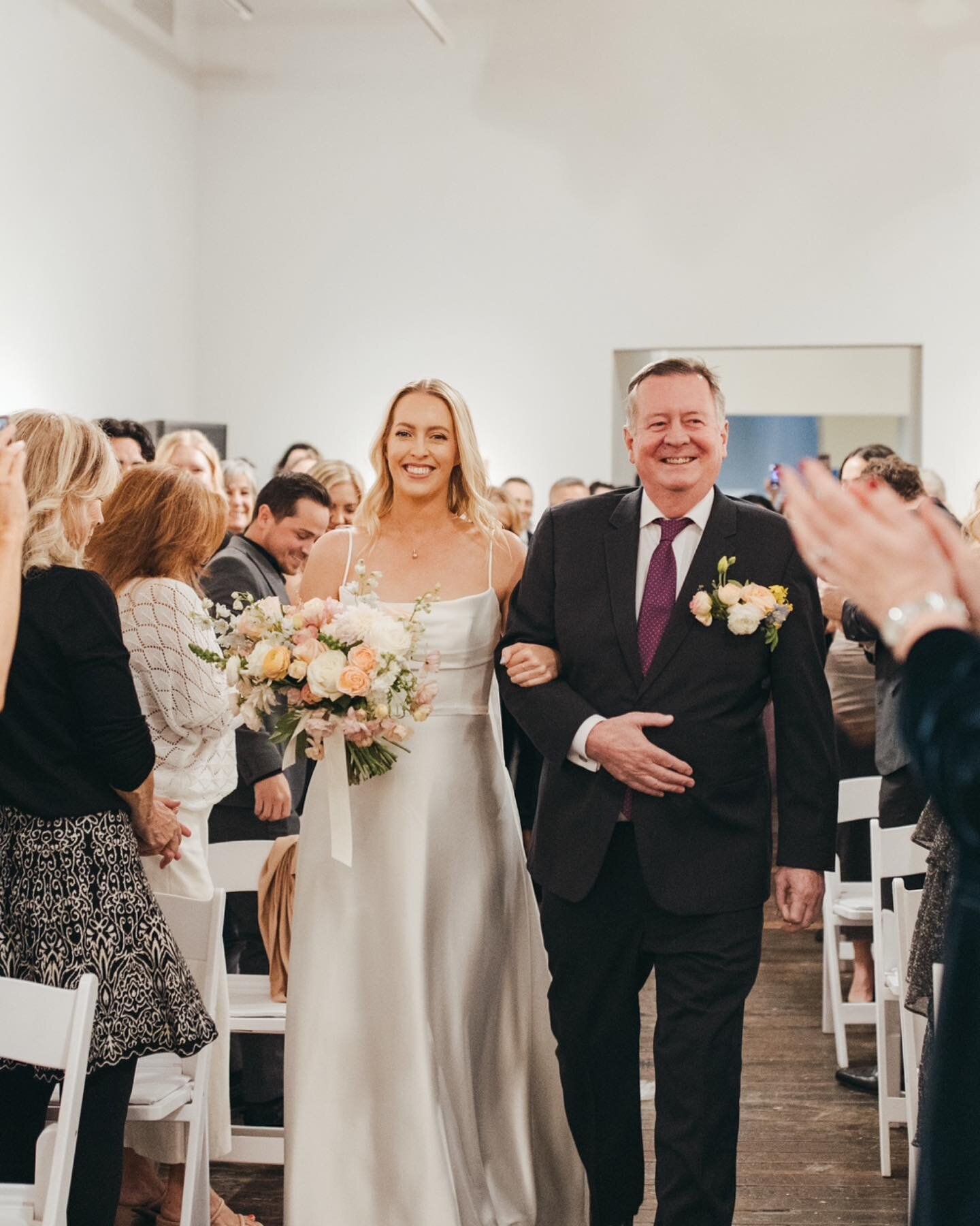 Claire and Matt&rsquo;s ceremony inside the @travergallery surrounded by art and the people who love them - and boy do they love them!! 
There&rsquo;s something so good about a boisterous group of wedding guests, hilarity always ensues, smiles are ab