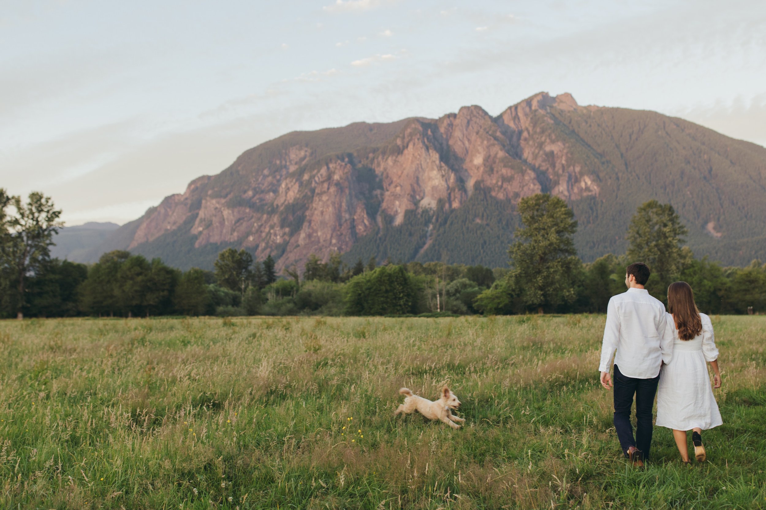 16mount-si-seattle-wedding-family-photographer-documentary-candid.jpg