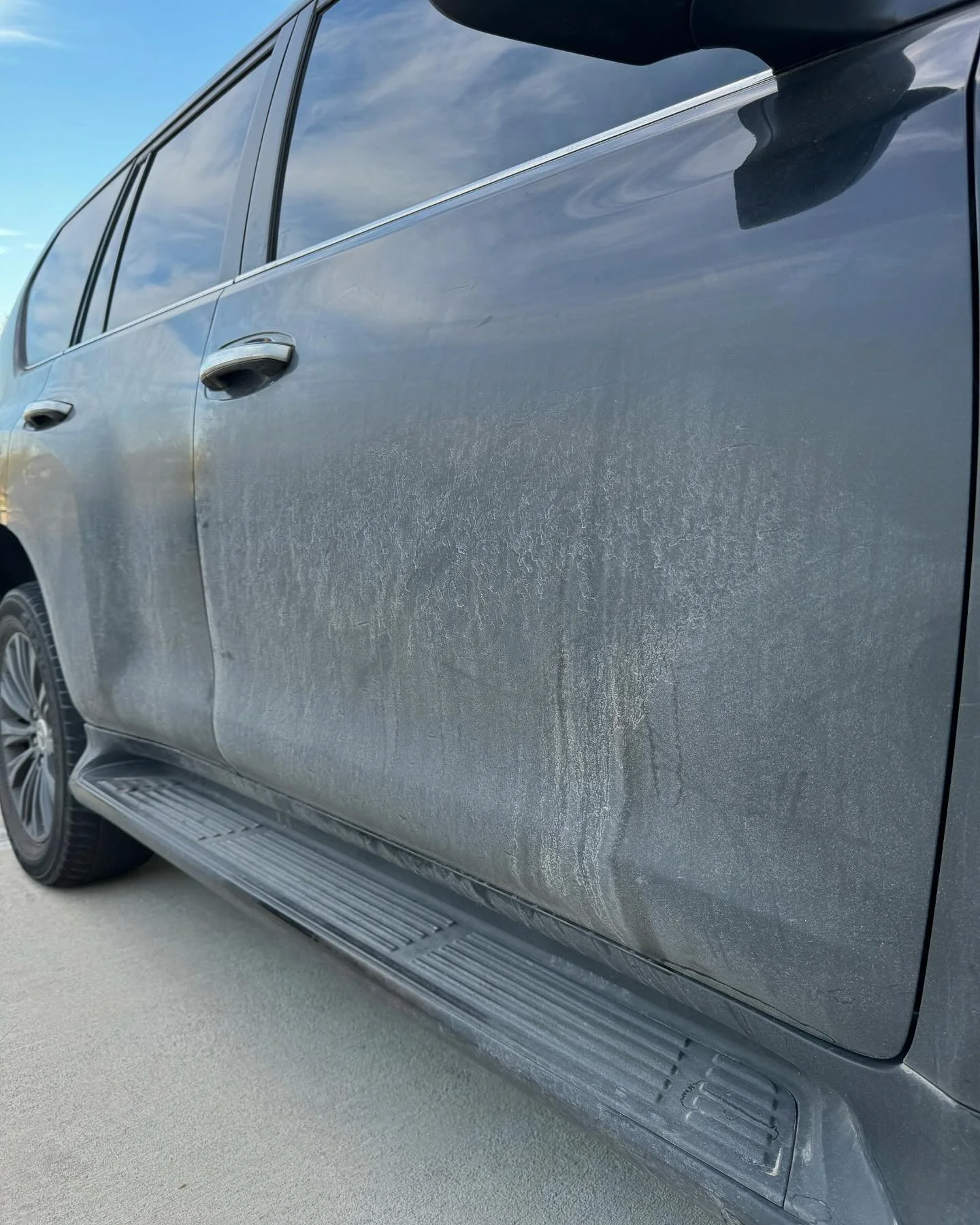 Layers of dirt and grime removed brought the shine and cleanliness back for this customer. Keep your vehicles in top shape with our monthly / bi-weekly detail plan. Link is in bio.
#thingstodoinhouston #cypress #bridgelandtx #mobiledetailing #carwash