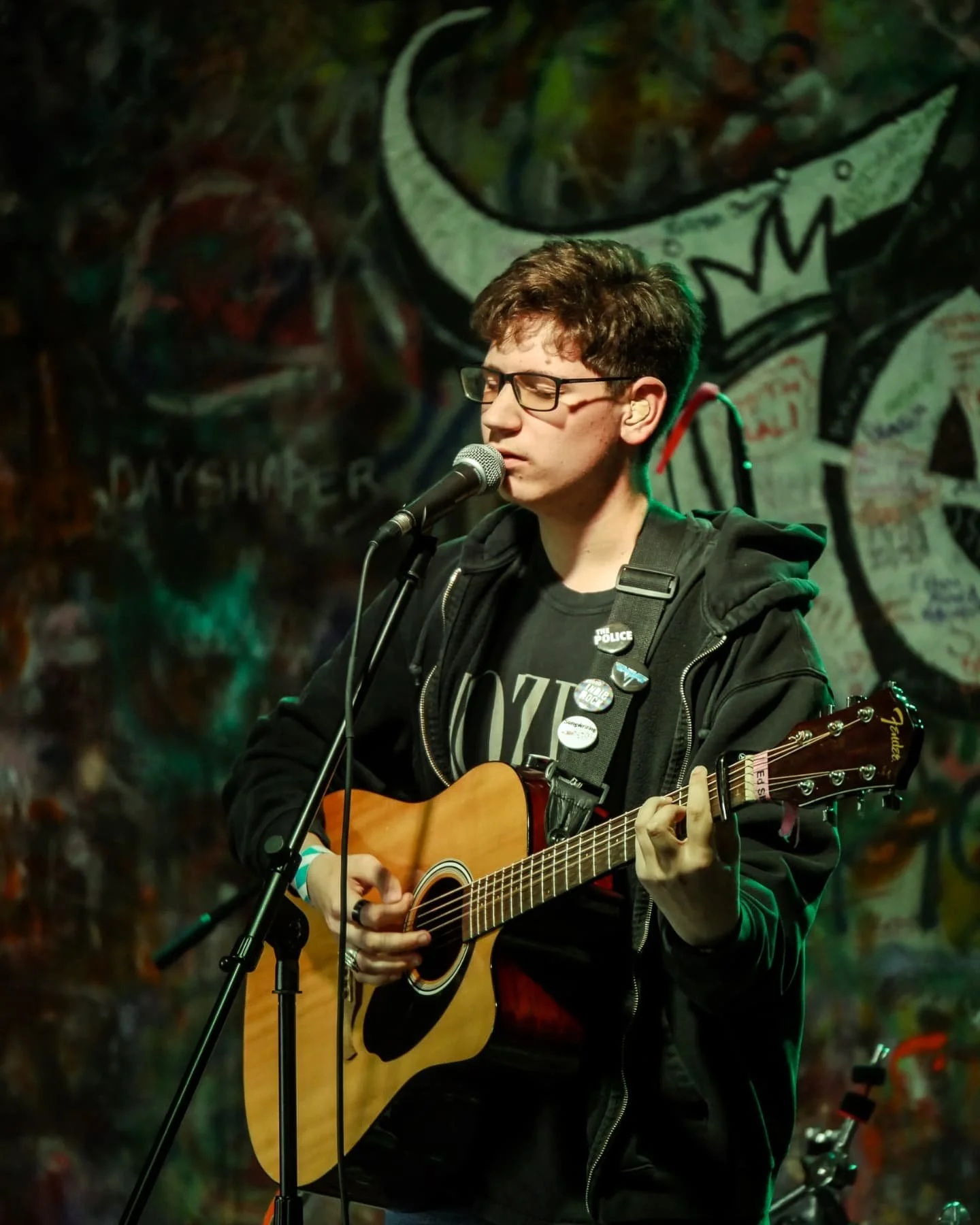 Keep your eye on @eliahmarley.  He blew the crowd and our judges away with his wildly mature and introspective lyrics and his fantastic musicianship. 

📷 @infocuswithyou 

#youthbattleofthebands #youthmusicians #youthmusic #battleofthebands #boulder