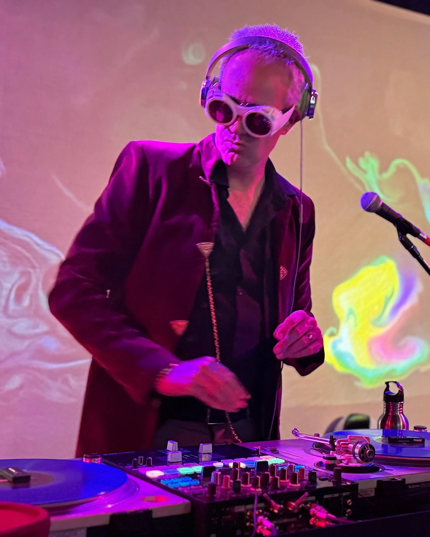 Throwing down at Nightmare Noir this year.

Huge shoutout to my collaborators on this project!
@kennyv303 
@luckycloverevents 
@mcgowberg 
@doghousemusicstudios 

#djing #halloweekend #coloradodj #djlife