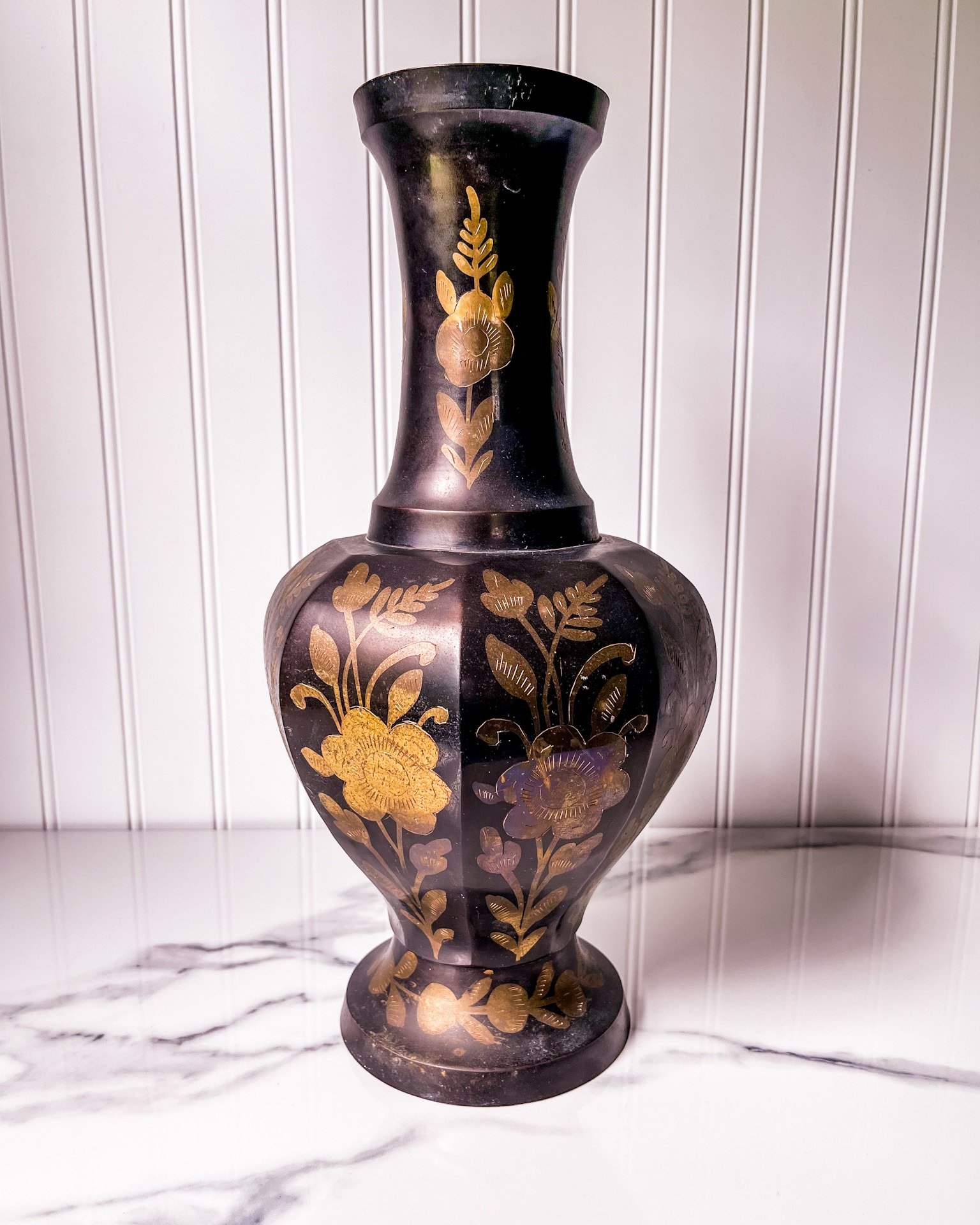 Available ✨Large Brass Floral Etched Vase. 14&quot; H x 6.5&quot; D, 3.5&quot; D opening

$68 + 📦

How to shop:
Comment &ldquo;SOLD&rdquo; on an item and DM me the post with the item you purchased, along with your Venmo name and shipping address. Co