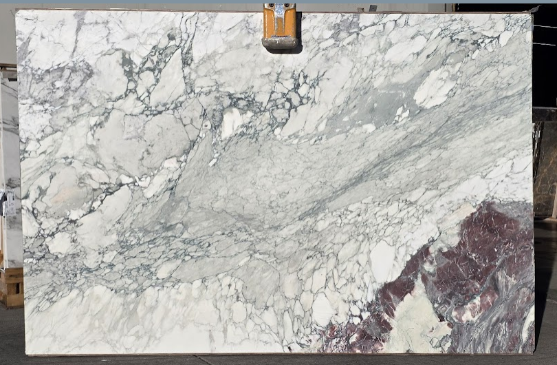 Lot#: 230233 / Size: 79" x 120" / Finish: Honed