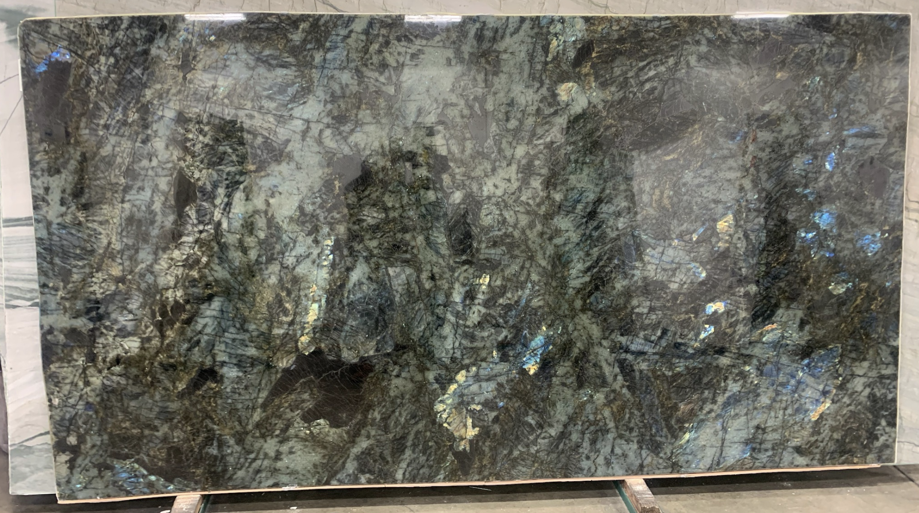 Lot#: 226440 / Size: 66" x 122" / Finish: Polished