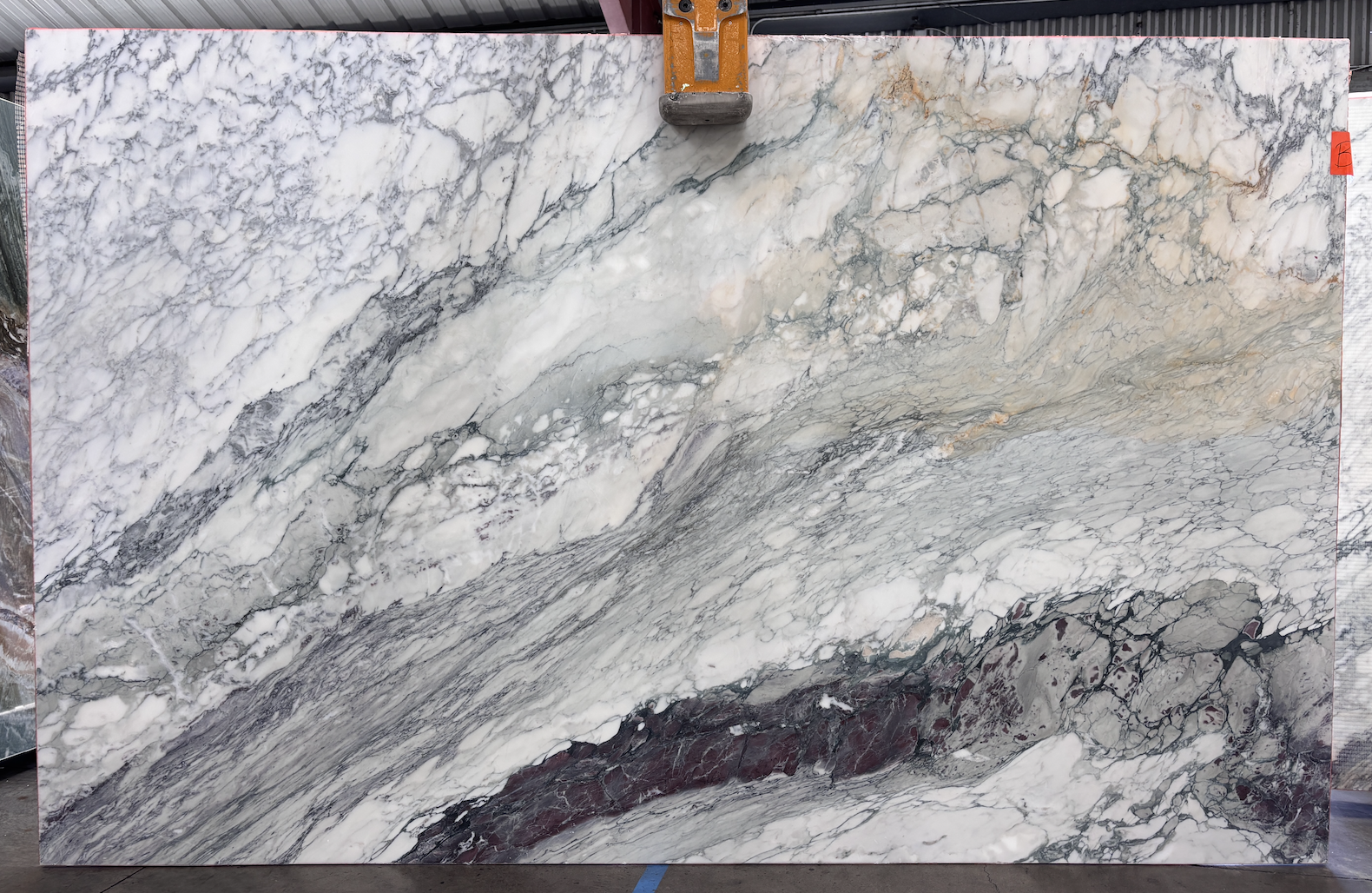Lot# 231191 / Size: 77" x 123"  / Finish: Honed