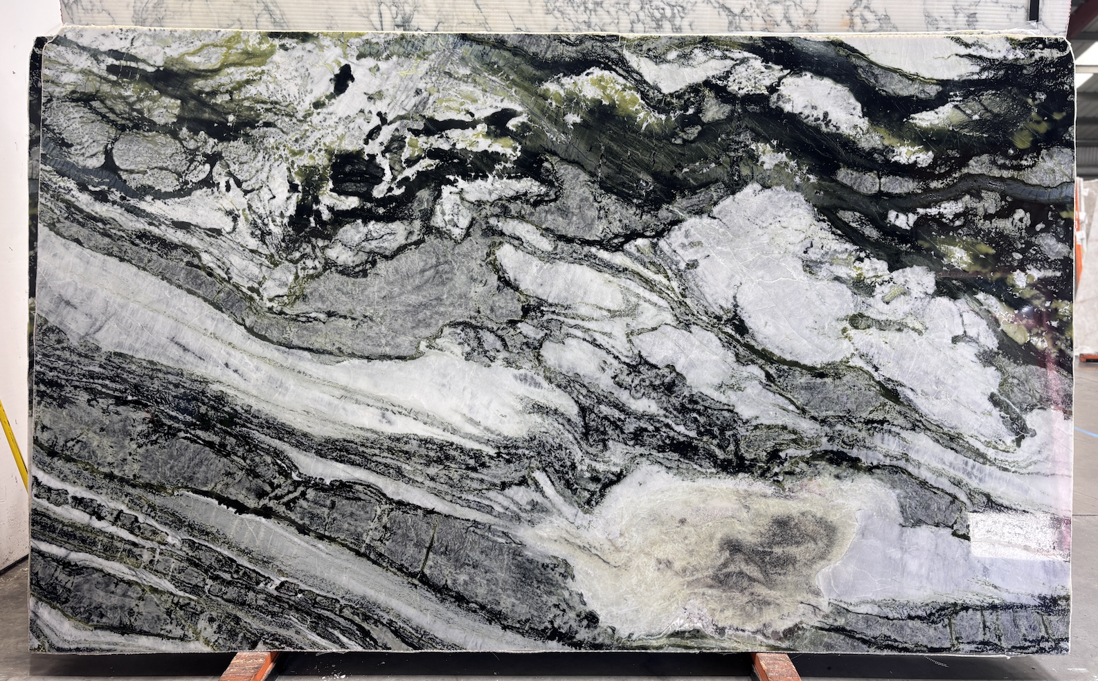 Lot# 231781 / Size: 67" x 112" / Finish: Polished