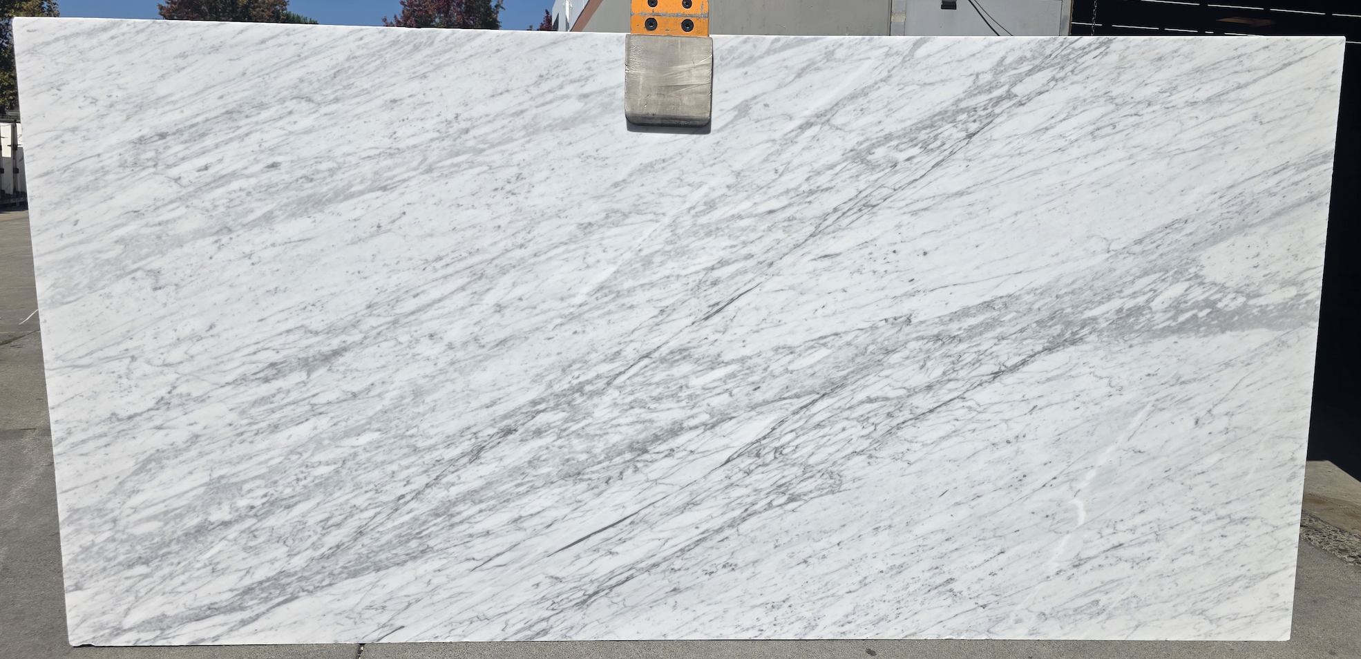 Lot#: 232552 / Size: 63" x 128" / Finish: Honed
