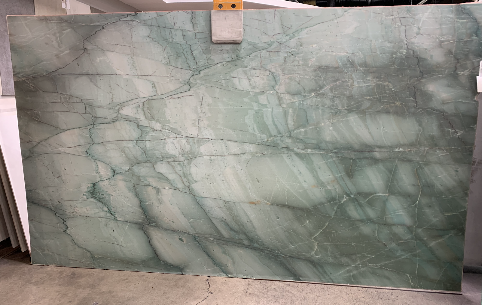 Lot#: 231183 / Size: 79" x 131" / Finish: Honed