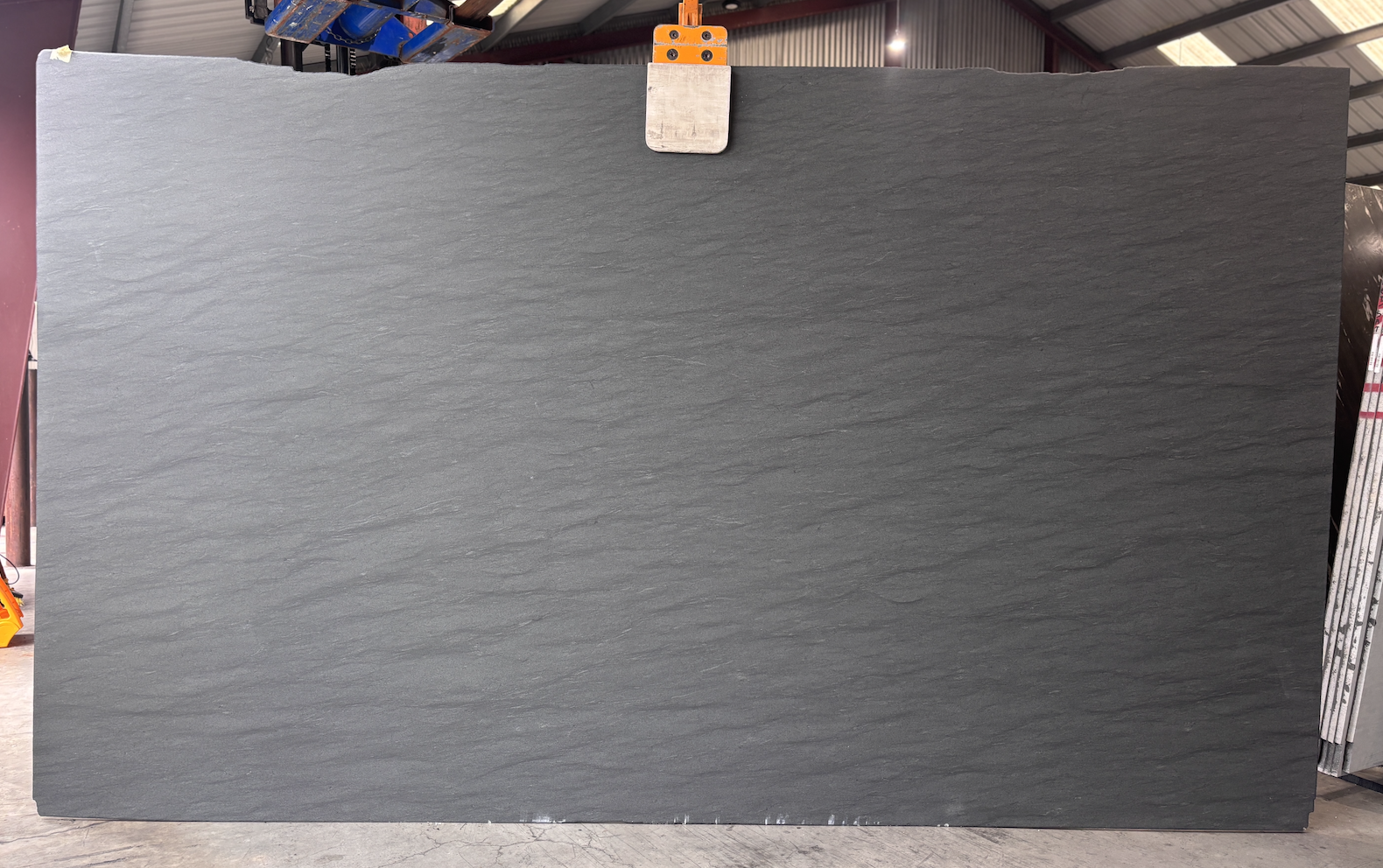 Lot#: 231743 / Size: 79" x 135" / Finish: Leathered