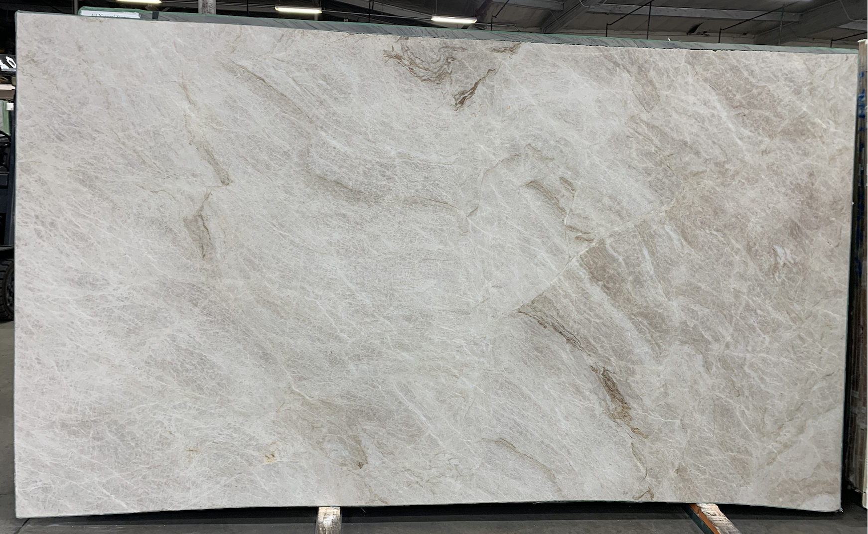 Lot#: 231124 / Size: 75" x 128" / Finish: Polished