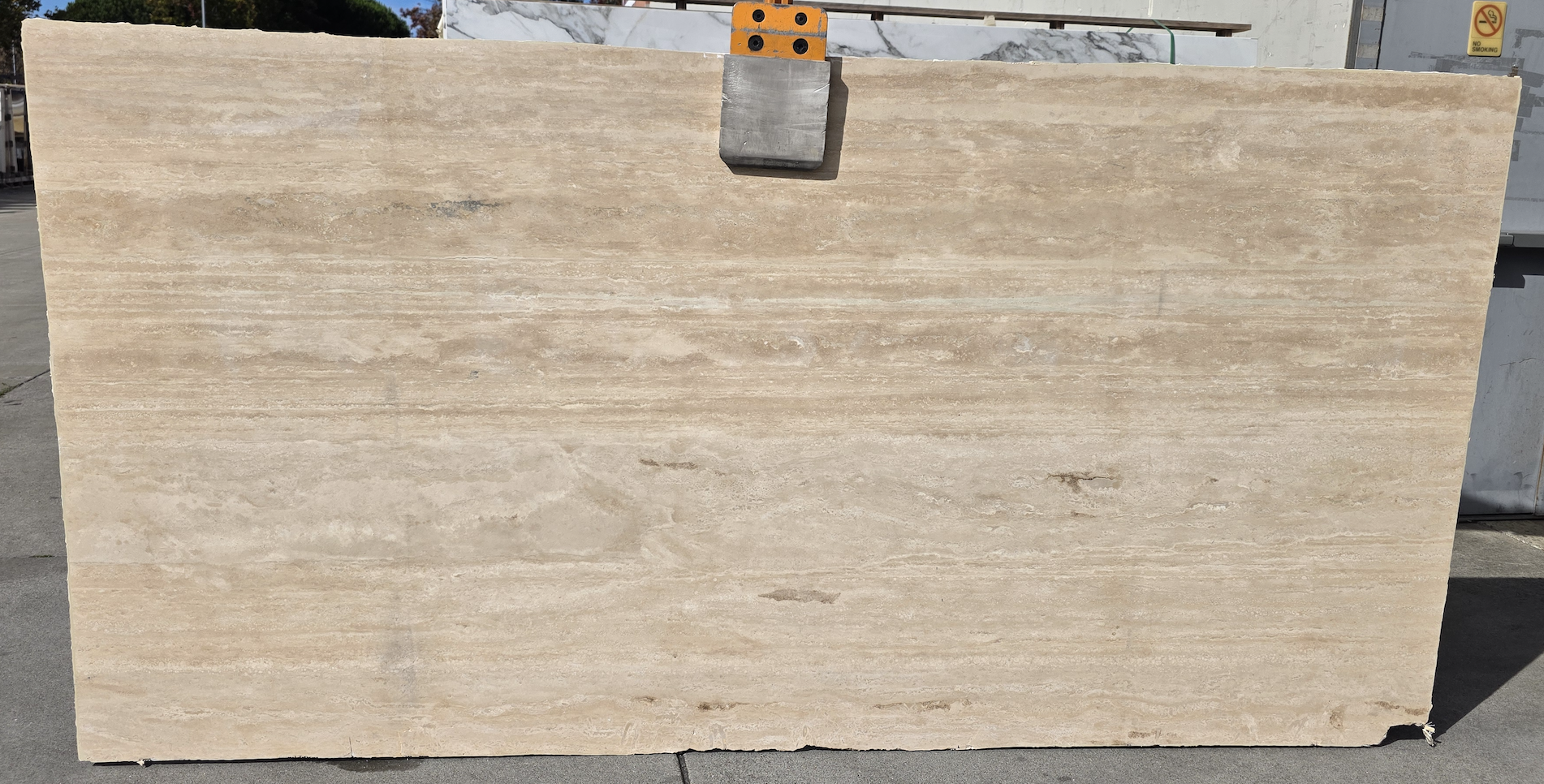 Lot# 232632 / Size: 57" x 115" / Finish: Honed/Flamed