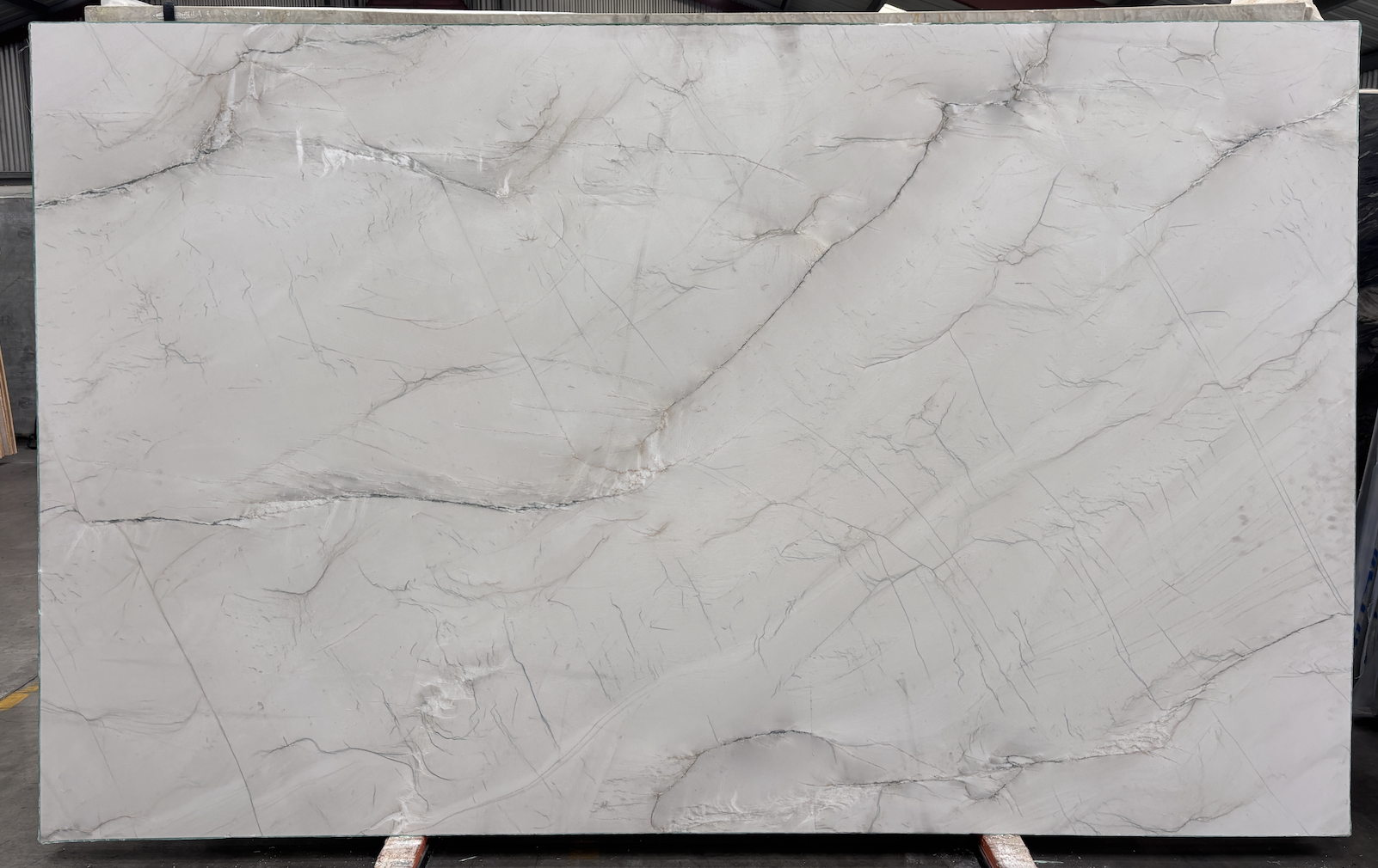 Lot#: 232880 / Size: 76" x 125" / Finish: Honed