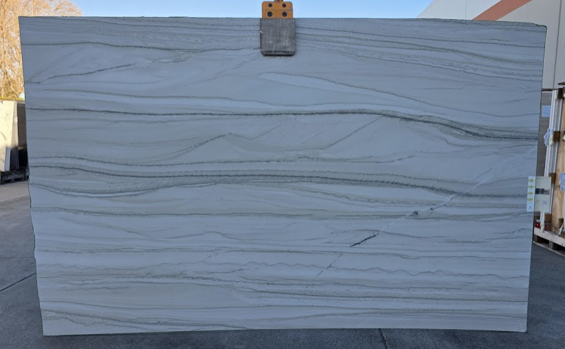 Lot#: 230841 / Size: 78" x 126" / Finish: Leathered
