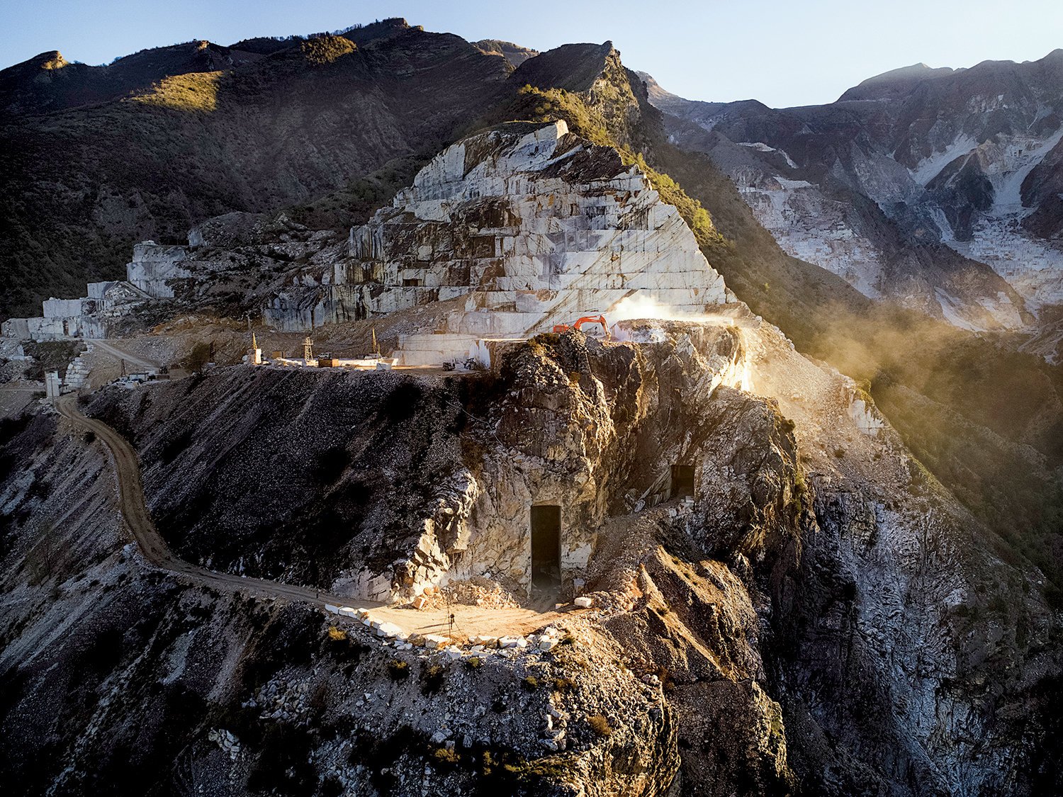 Exploring Calacatta Marble Slabs: A Luxury Guide for San Francisco Homes
