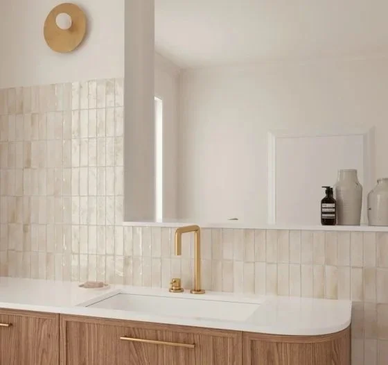 COCO-canvas-gloss-bath2-560x560.jpg