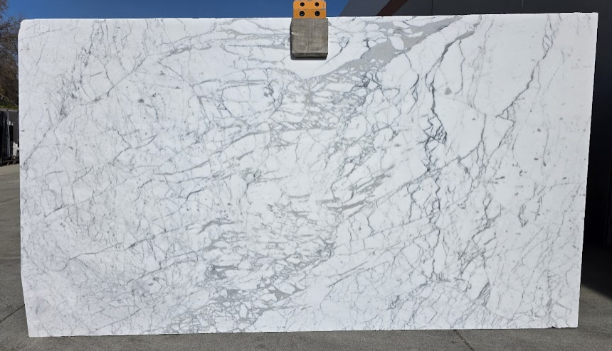 Lot#: 230715 / Size: 76" x 134" / Finish: Honed