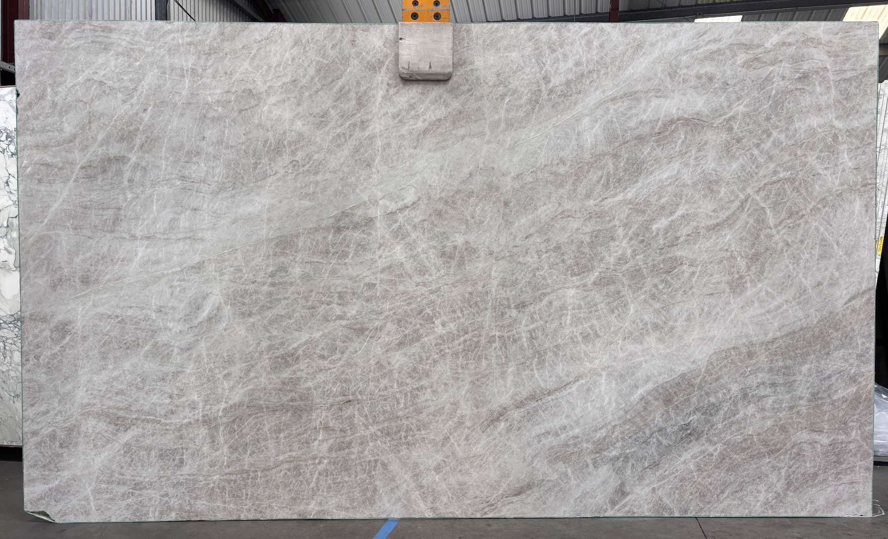 Lot# 231422 / Size: 75" x 24" / Finish: Leathered