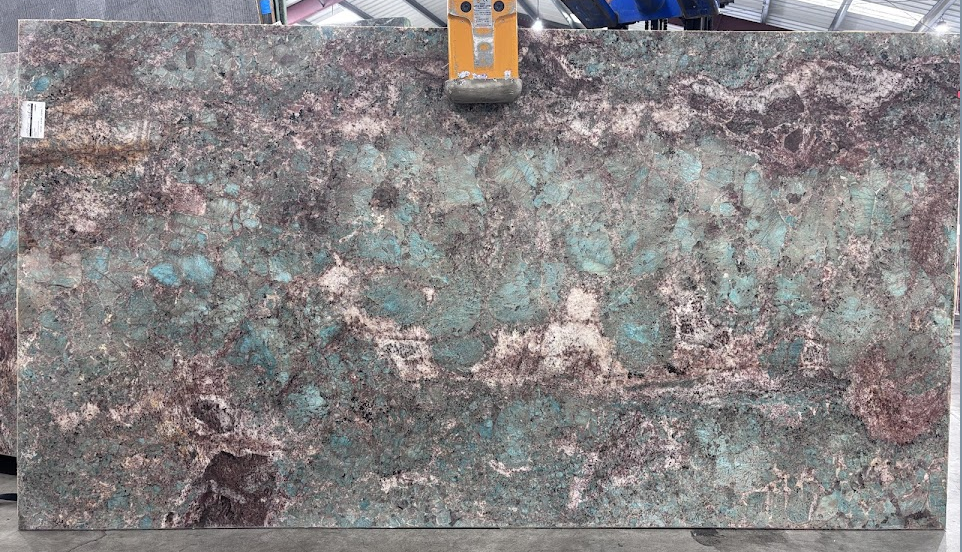 Lot#: 206010 / Size: 57" x 106" / Finish: Polished