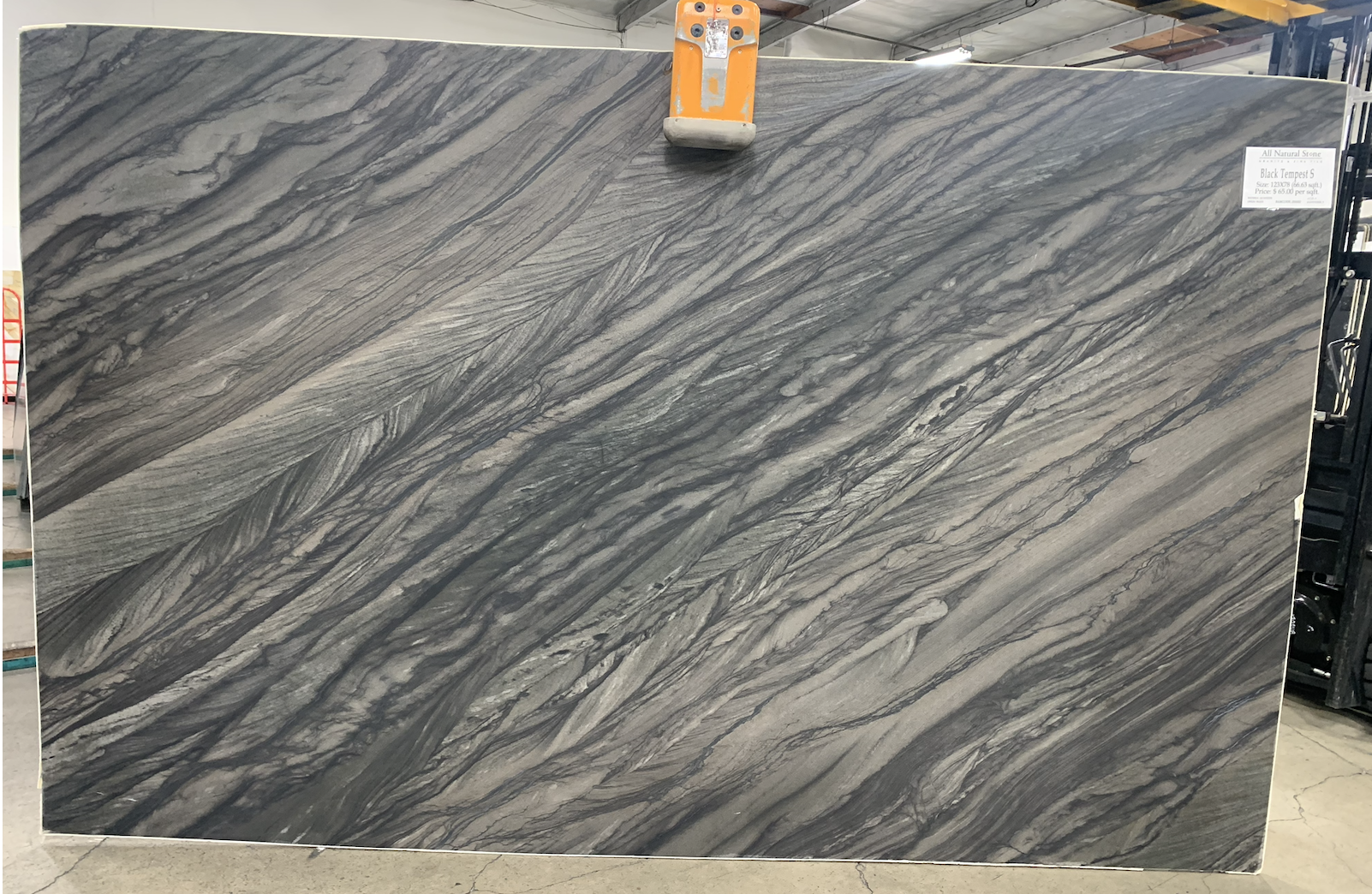 Lot#: 231032 / Size: 78" x 123" / Finish: Leathered
