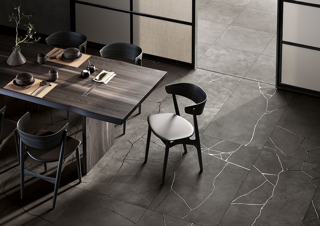 Ceramica-Fioranese_Kintsugi_Hibi-Darkness-60x120_Darkness-60x60_piastrelle-cucina.jpg
