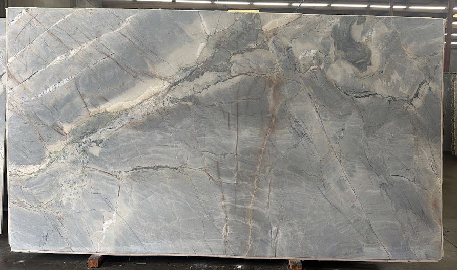 Lot#: 230912 / Size: 77" x 139" / Finish: Leathered