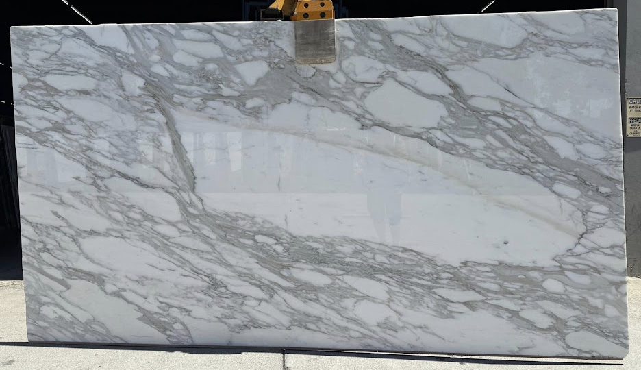 Lot#: 220485 / Size: 69" x 128" / Finish: Polished