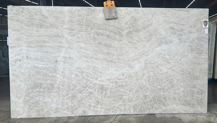 Lot# 230791 / Size: 75" x 138" / Finish: Leathered