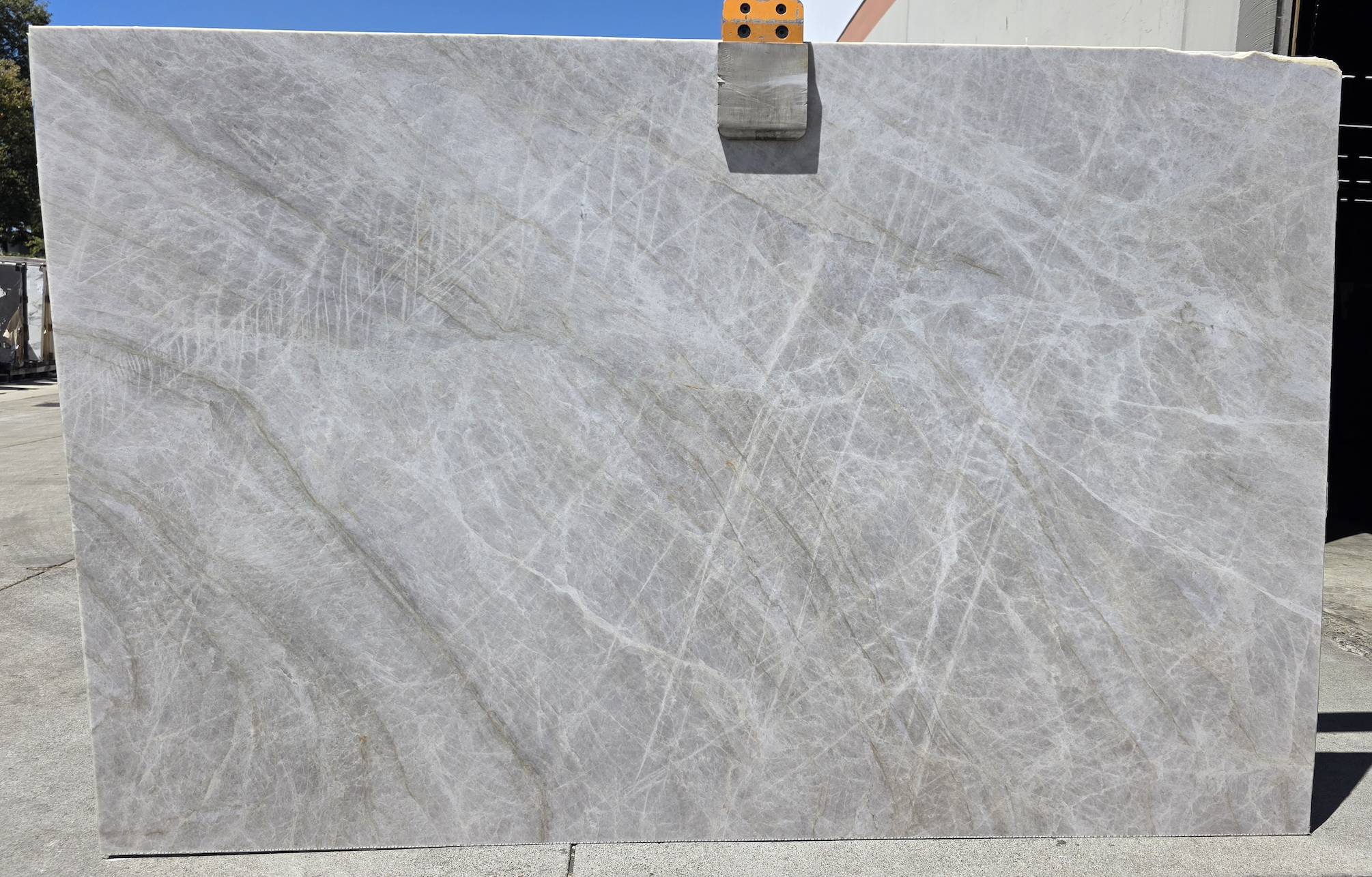 Lot# 231861 / Size: 78" x 122" / Finish: Honed