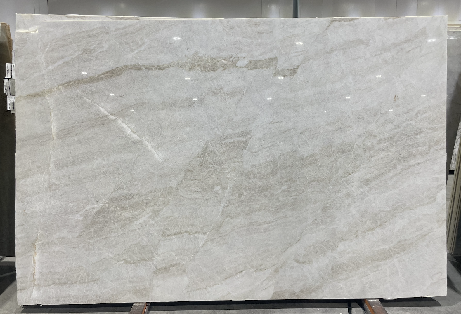 Lot# 232443 / Size: 79" x 121" / Finish: Polished