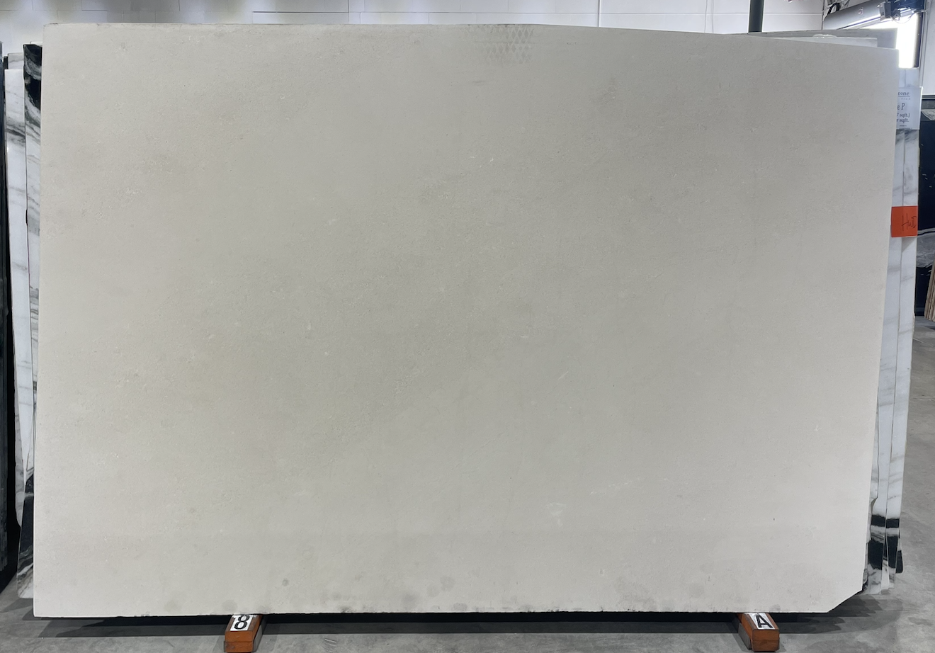 Lot#: 231091 / Size: 73" x 106" / Finish: Honed