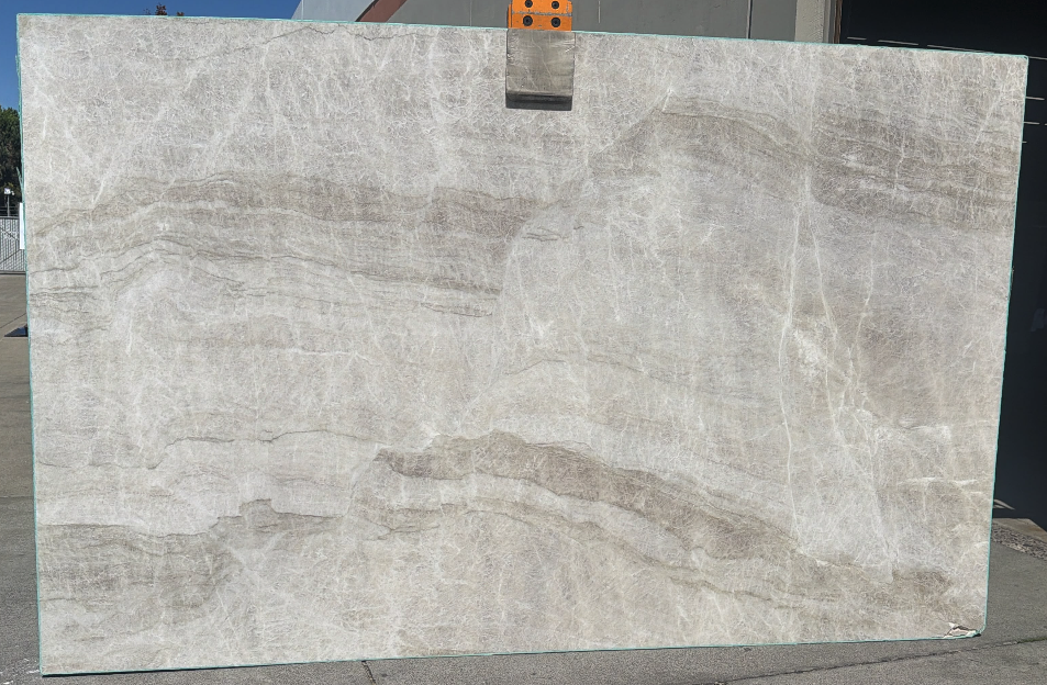 Lot# 232100 / Size: 80" x 125" / Finish: Leathered