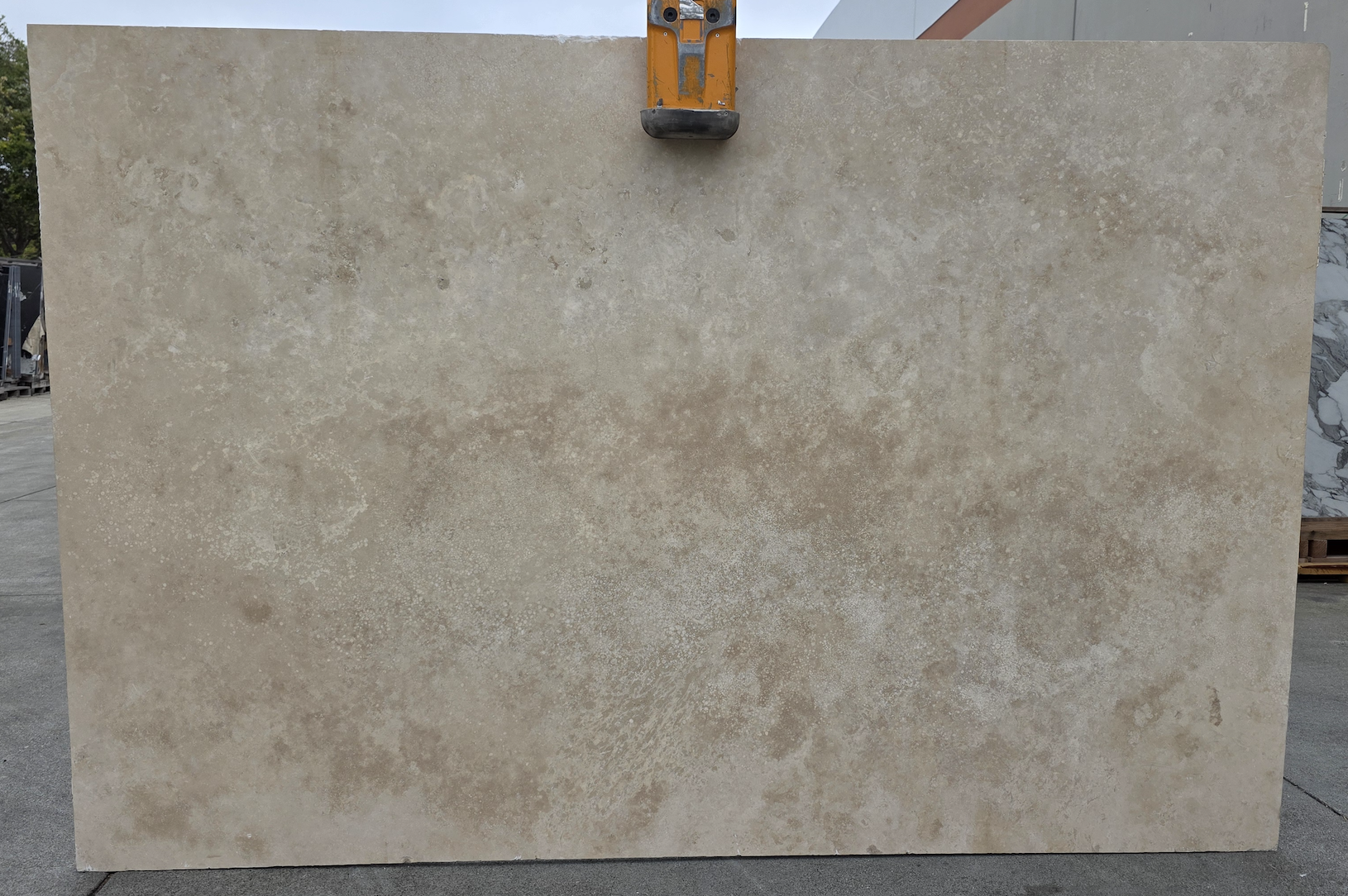 Lot# 232171 / Size: 73" x 112" x 3cm / Finish: Honed/Flamed