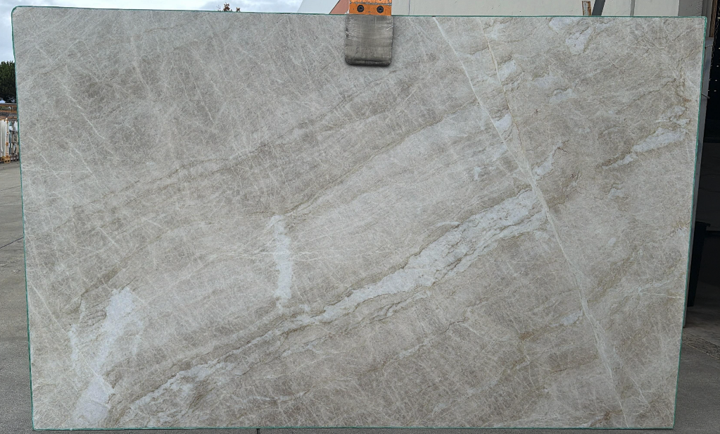Lot# 232123 / Size: 77" x 124" / Finish: Leathered